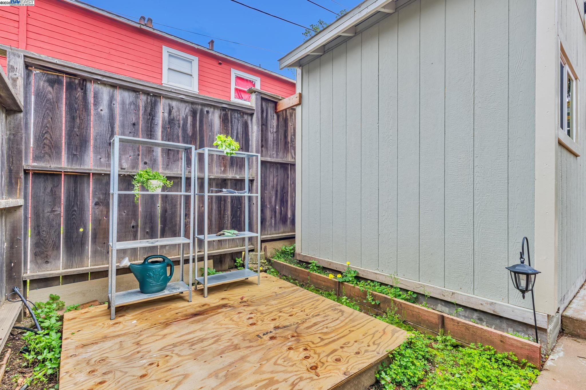 Detail Gallery Image 40 of 56 For 2019 E St, Hayward,  CA 94541 - 3 Beds | 2 Baths