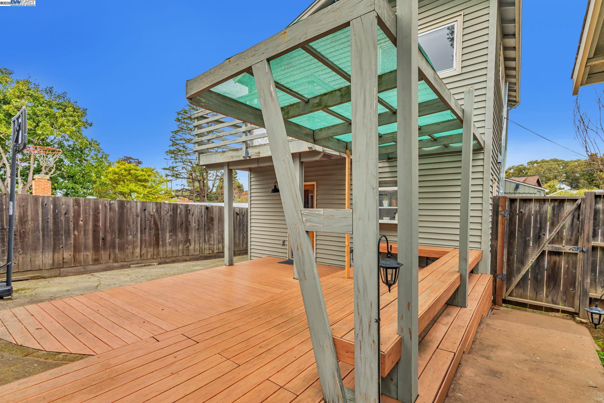 Detail Gallery Image 45 of 56 For 2019 E St, Hayward,  CA 94541 - 3 Beds | 2 Baths