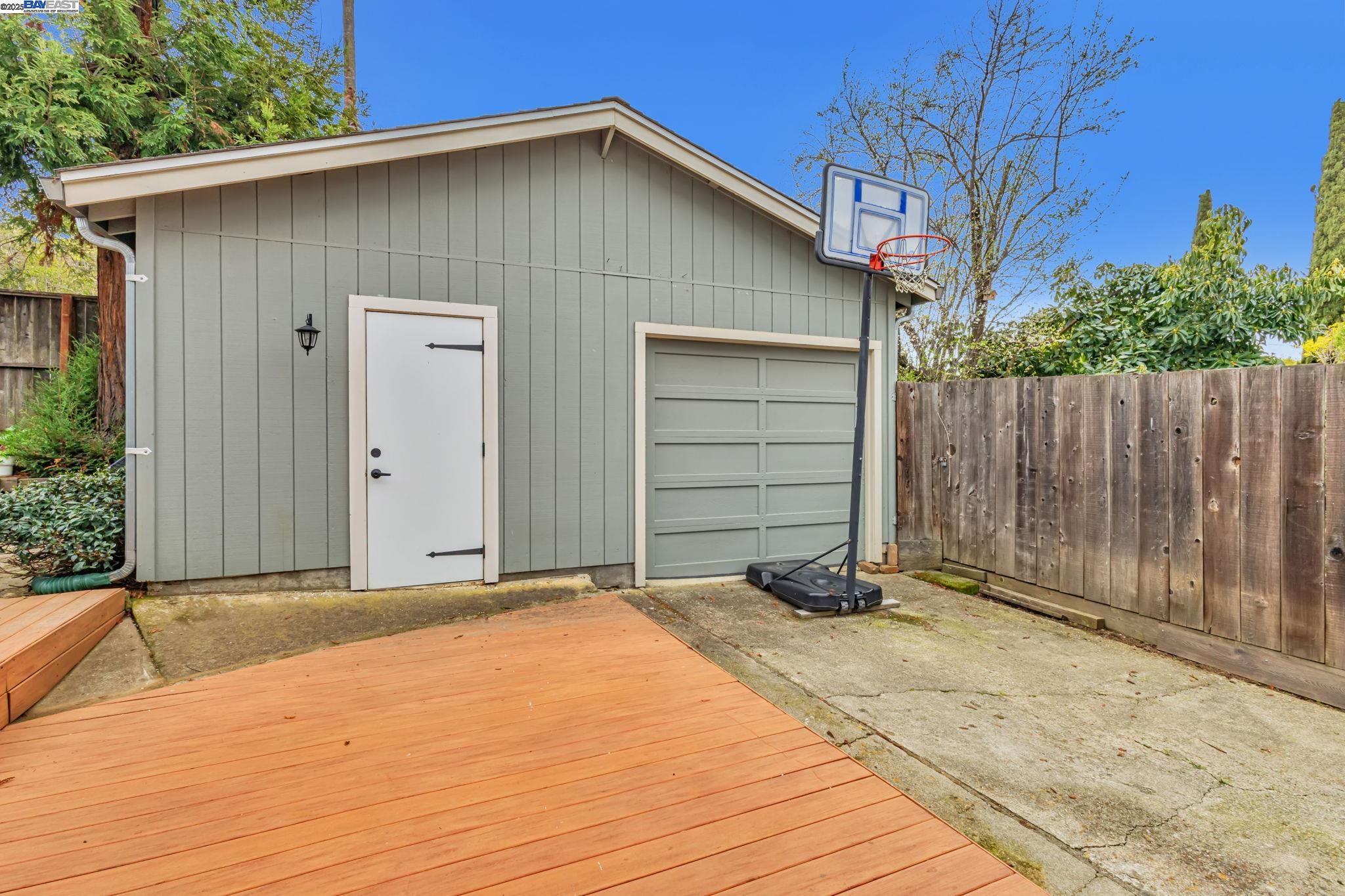 Detail Gallery Image 50 of 56 For 2019 E St, Hayward,  CA 94541 - 3 Beds | 2 Baths