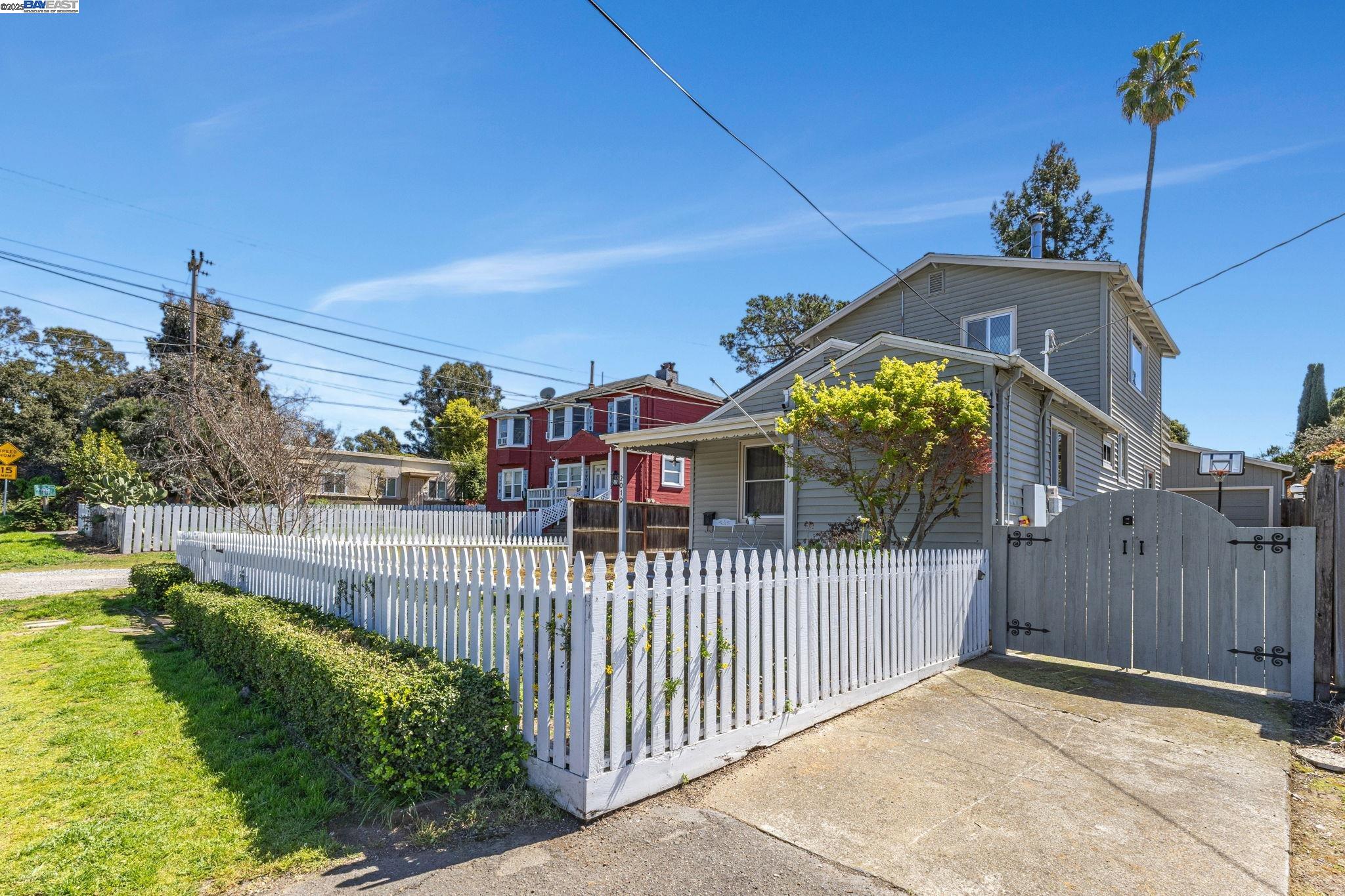 Detail Gallery Image 53 of 56 For 2019 E St, Hayward,  CA 94541 - 3 Beds | 2 Baths