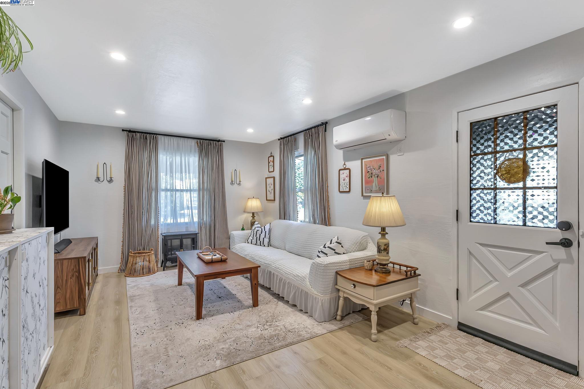 Detail Gallery Image 9 of 56 For 2019 E St, Hayward,  CA 94541 - 3 Beds | 2 Baths