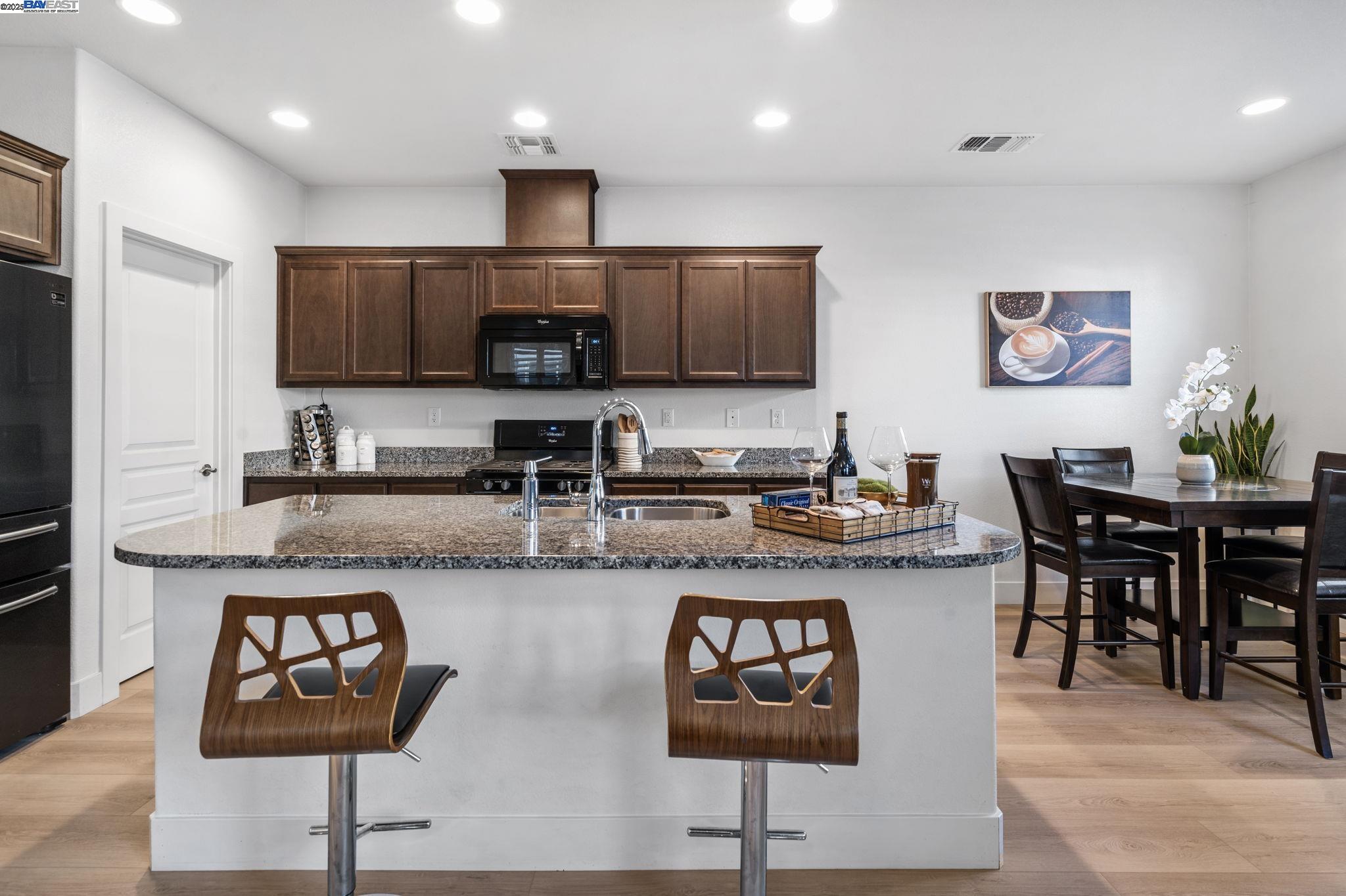 Detail Gallery Image 14 of 50 For 3231 Milton Jenson Way, Tracy,  CA 95377 - 3 Beds | 2/1 Baths