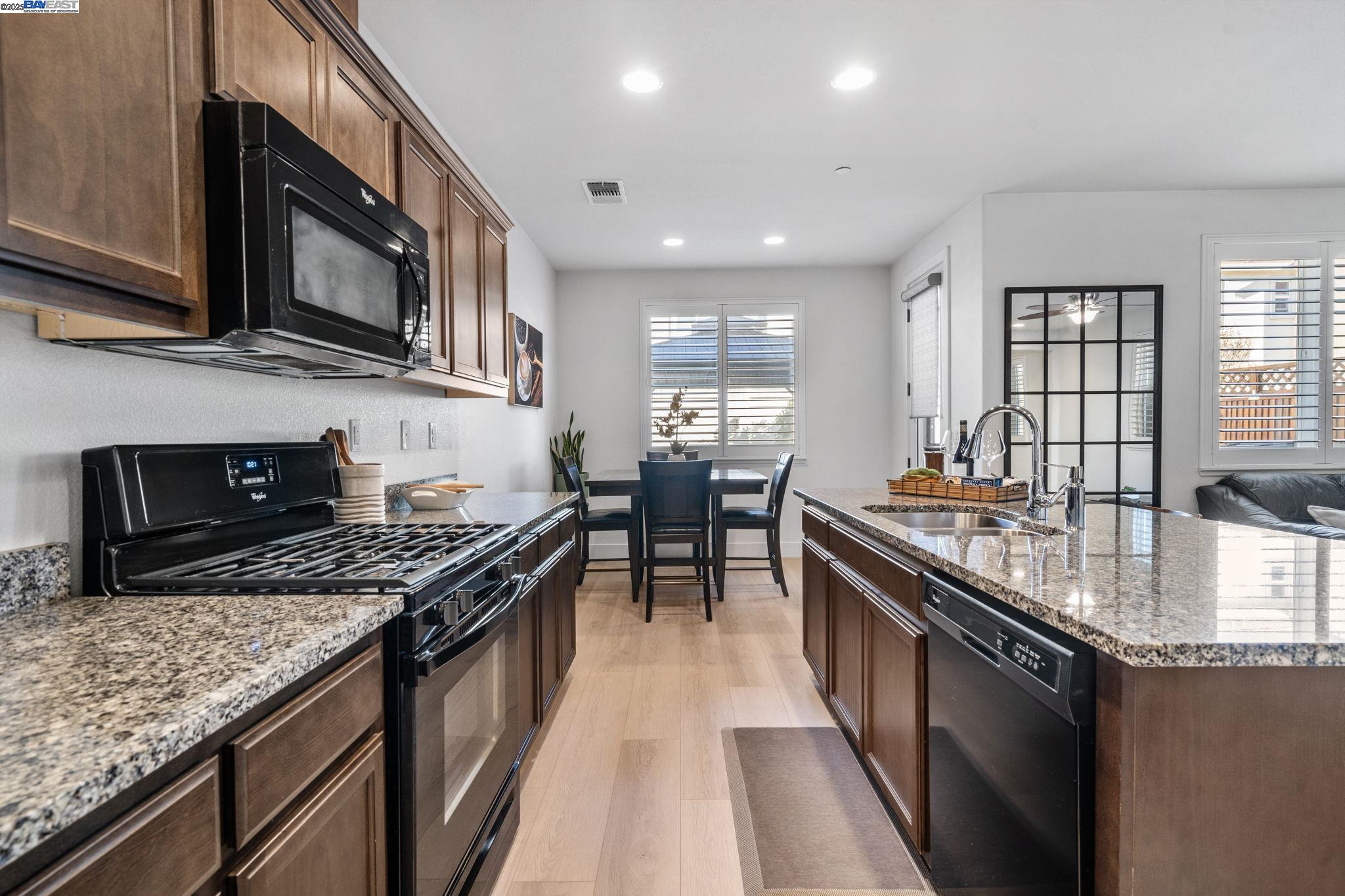 Detail Gallery Image 16 of 50 For 3231 Milton Jenson Way, Tracy,  CA 95377 - 3 Beds | 2/1 Baths