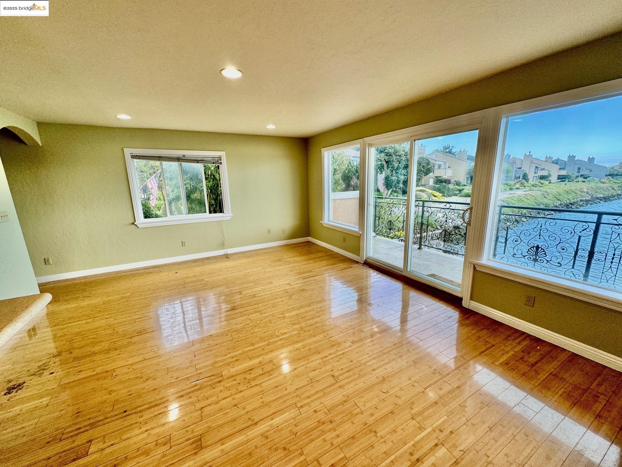 Detail Gallery Image 11 of 43 For 512 Central Ave, Alameda,  CA 94501 - – Beds | – Baths