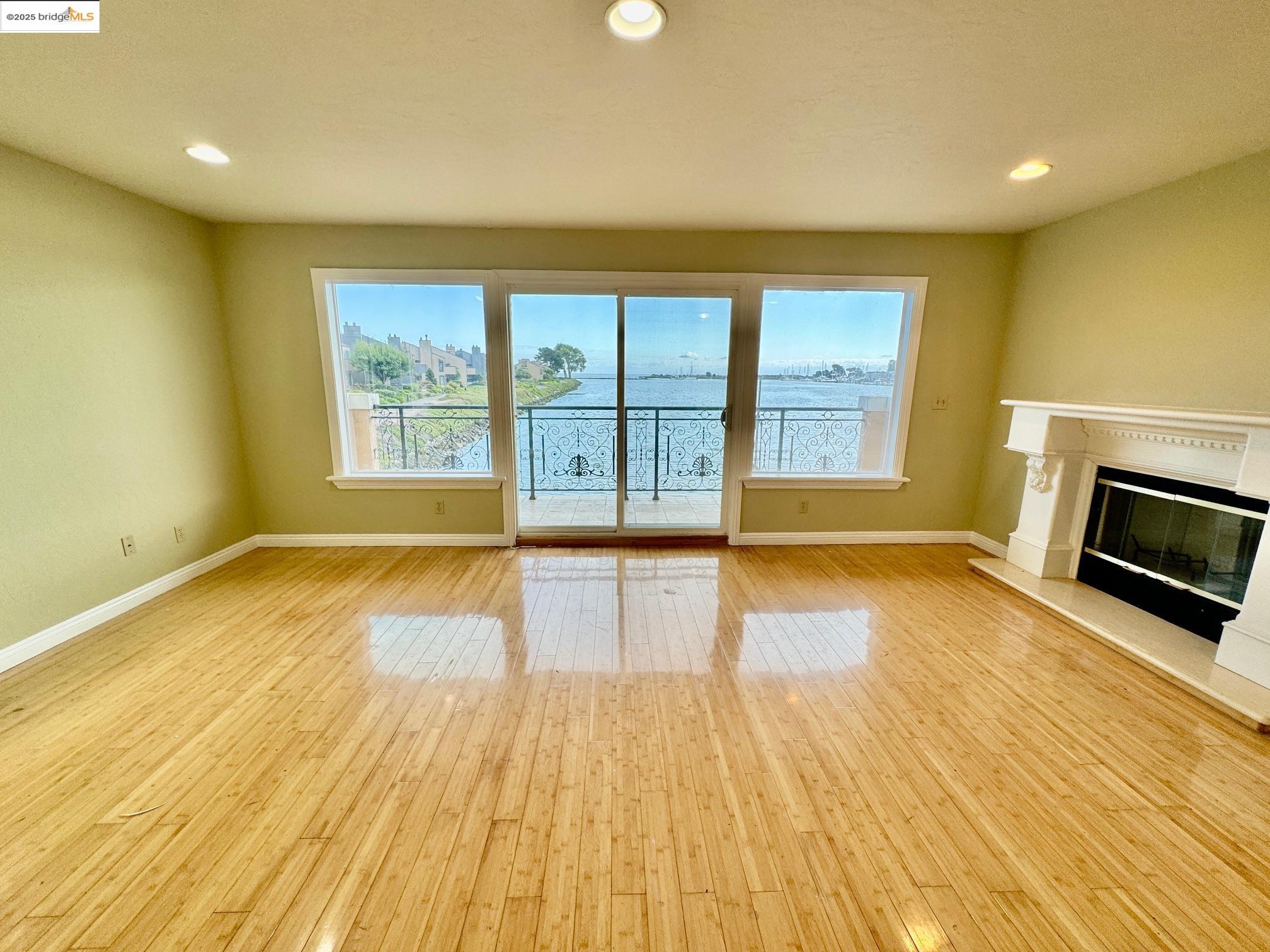 Detail Gallery Image 12 of 43 For 512 Central Ave, Alameda,  CA 94501 - – Beds | – Baths