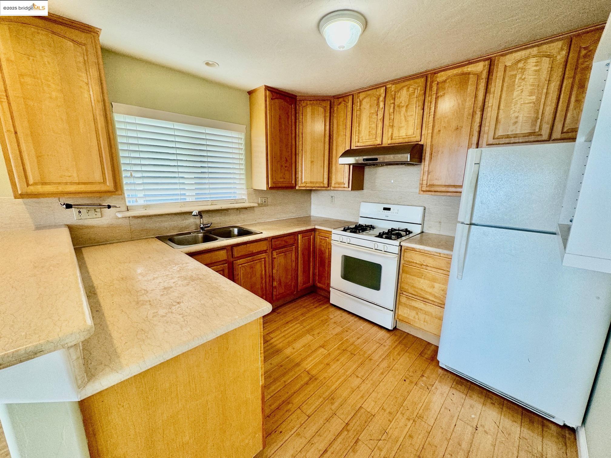 Detail Gallery Image 16 of 43 For 512 Central Ave, Alameda,  CA 94501 - – Beds | – Baths