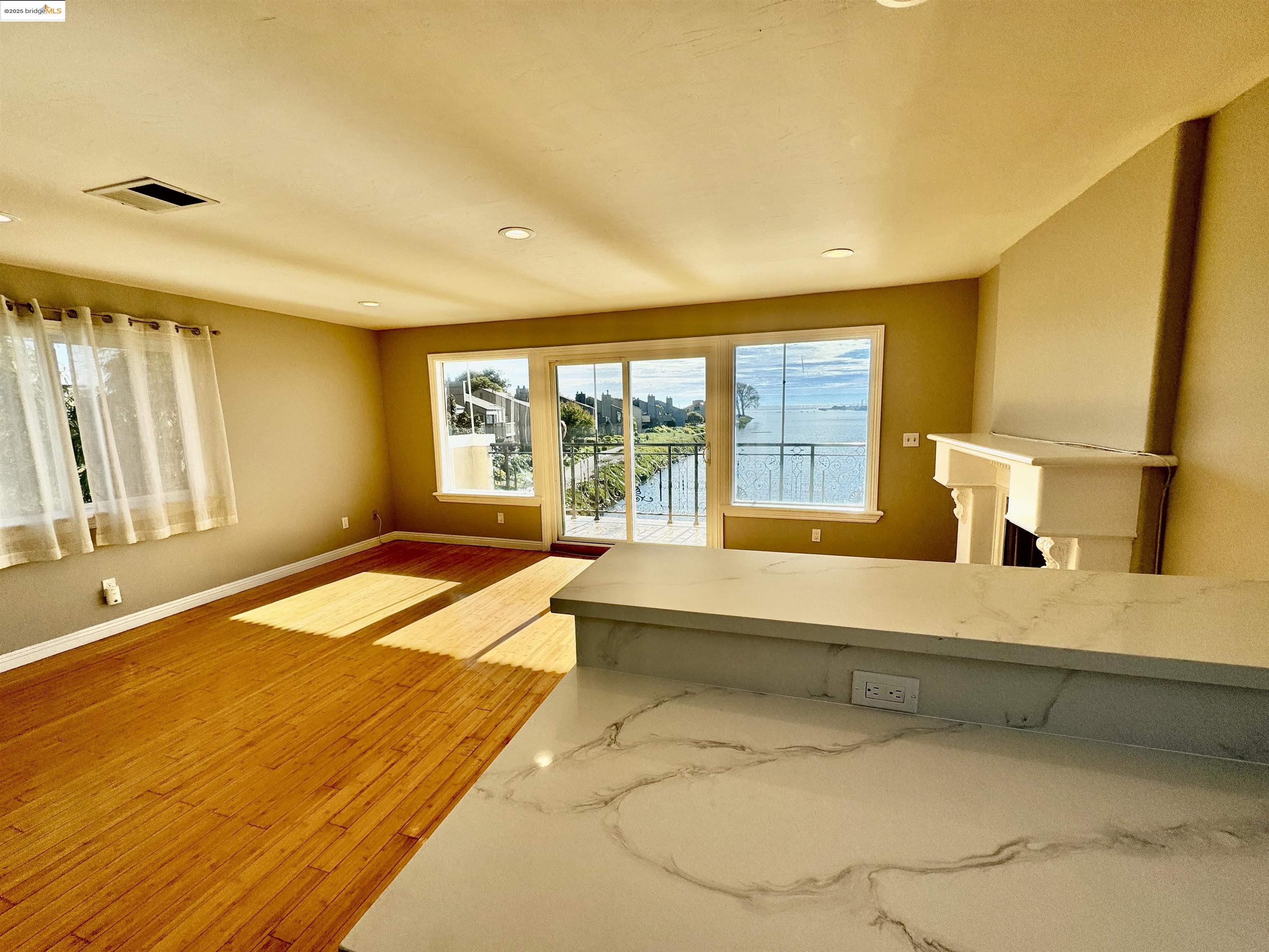 Detail Gallery Image 27 of 43 For 512 Central Ave, Alameda,  CA 94501 - – Beds | – Baths