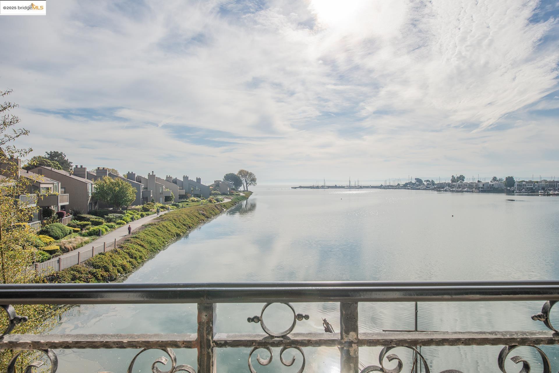 Detail Gallery Image 4 of 43 For 512 Central Ave, Alameda,  CA 94501 - – Beds | – Baths