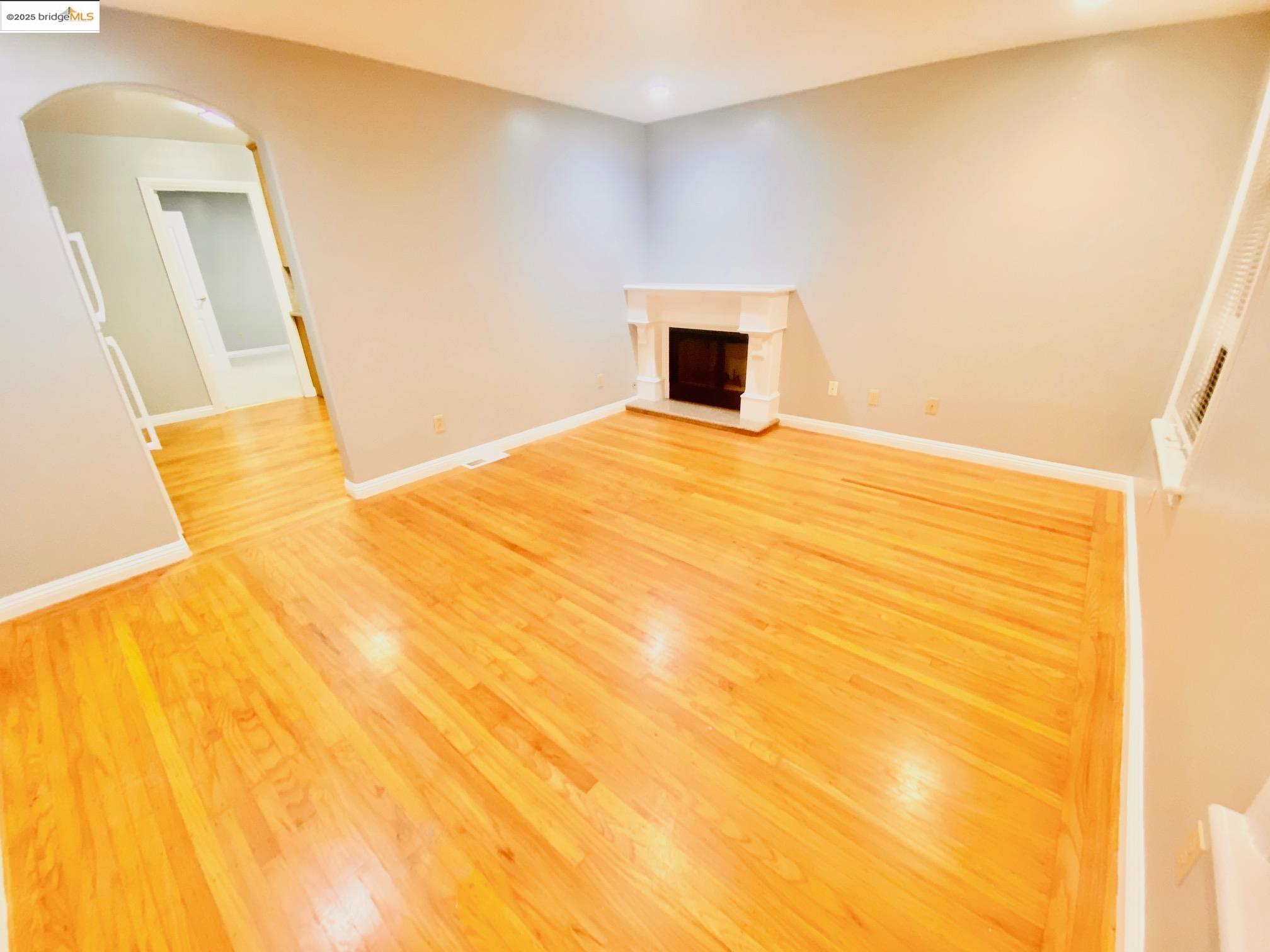 Detail Gallery Image 6 of 43 For 512 Central Ave, Alameda,  CA 94501 - – Beds | – Baths
