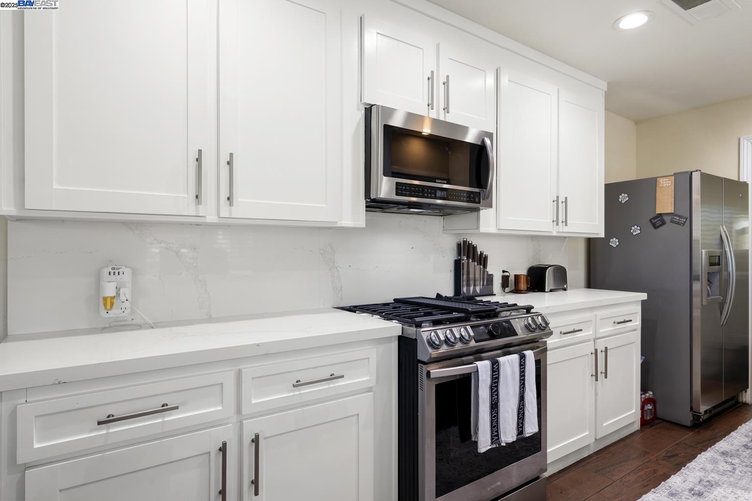 Detail Gallery Image 6 of 30 For 3160 Northrop Ave, Sacramento,  CA 95864 - 3 Beds | 2/2 Baths