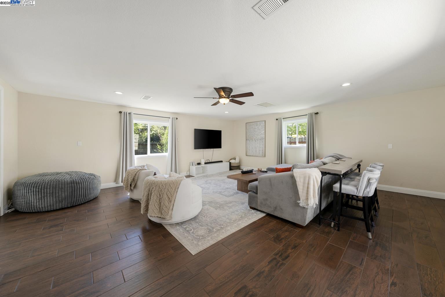 Detail Gallery Image 8 of 30 For 3160 Northrop Ave, Sacramento,  CA 95864 - 3 Beds | 2/2 Baths