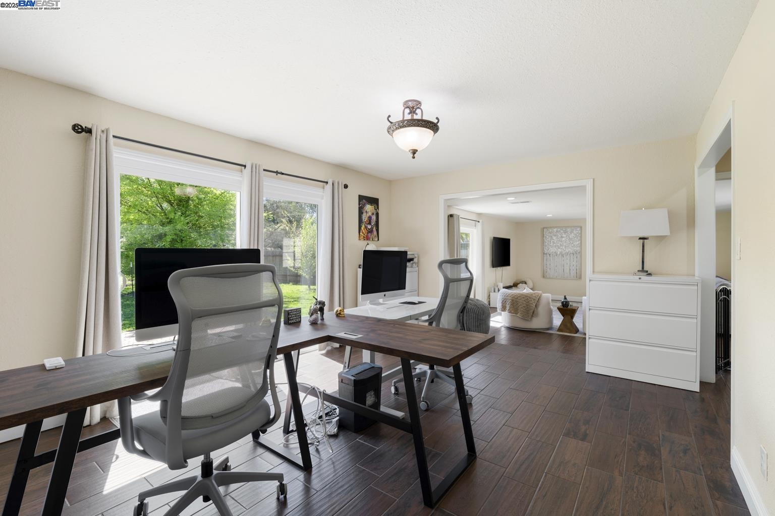 Detail Gallery Image 10 of 30 For 3160 Northrop Ave, Sacramento,  CA 95864 - 3 Beds | 2/2 Baths
