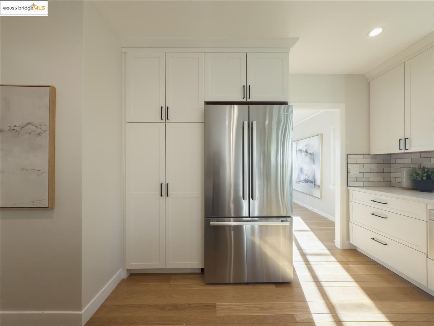 Detail Gallery Image 13 of 47 For 5800 Mendoza Dr, Oakland,  CA 94611 - 3 Beds | 2 Baths