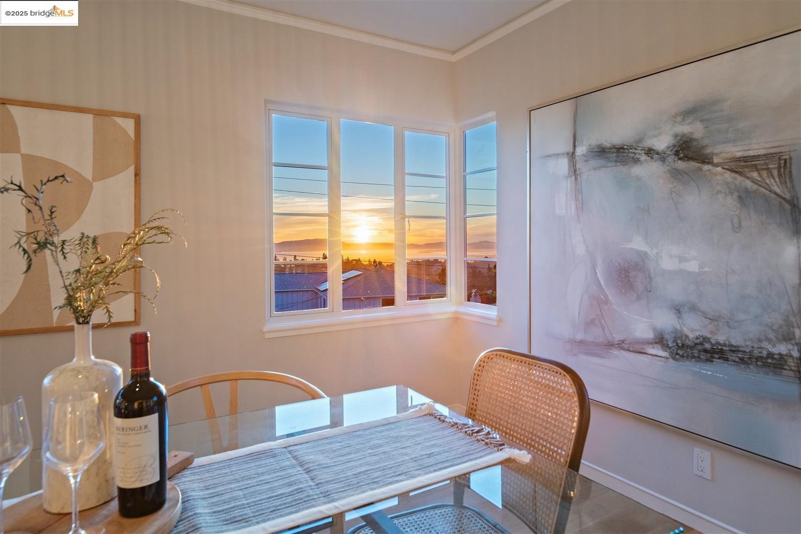 Detail Gallery Image 17 of 47 For 5800 Mendoza Dr, Oakland,  CA 94611 - 3 Beds | 2 Baths