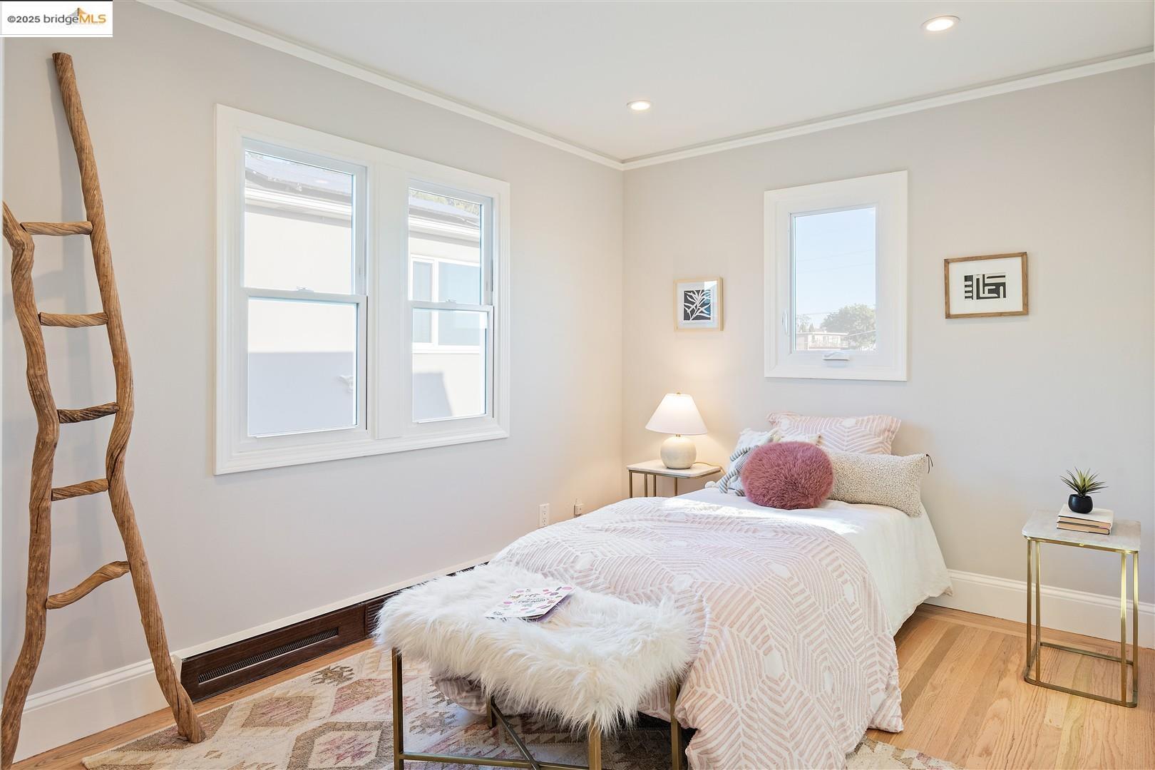 Detail Gallery Image 25 of 47 For 5800 Mendoza Dr, Oakland,  CA 94611 - 3 Beds | 2 Baths