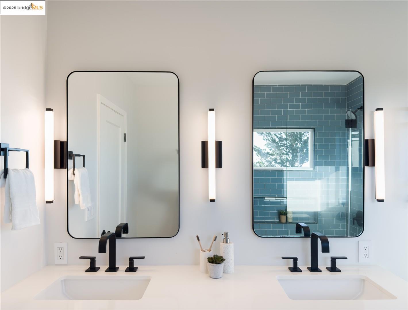 Detail Gallery Image 28 of 47 For 5800 Mendoza Dr, Oakland,  CA 94611 - 3 Beds | 2 Baths