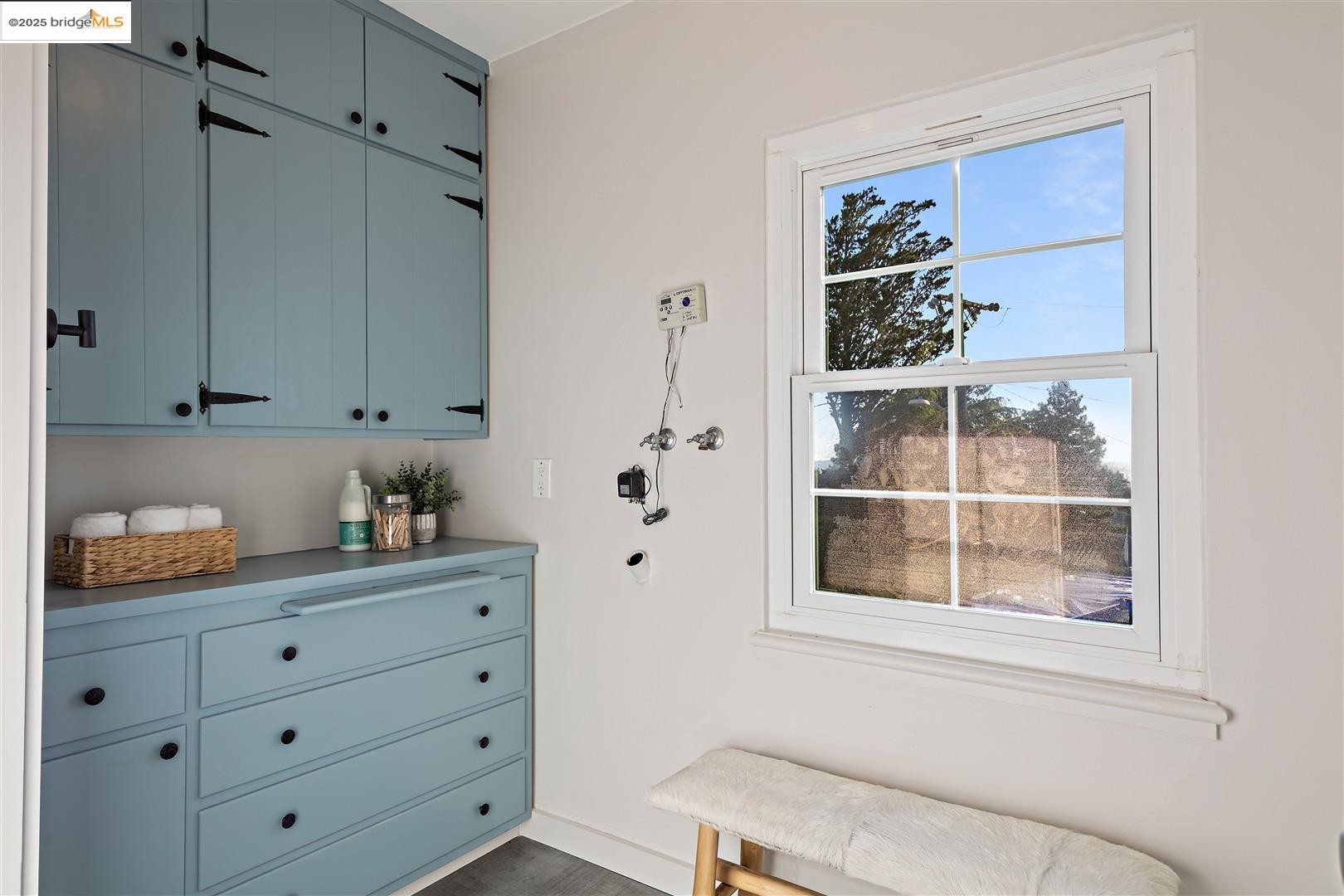 Detail Gallery Image 31 of 47 For 5800 Mendoza Dr, Oakland,  CA 94611 - 3 Beds | 2 Baths