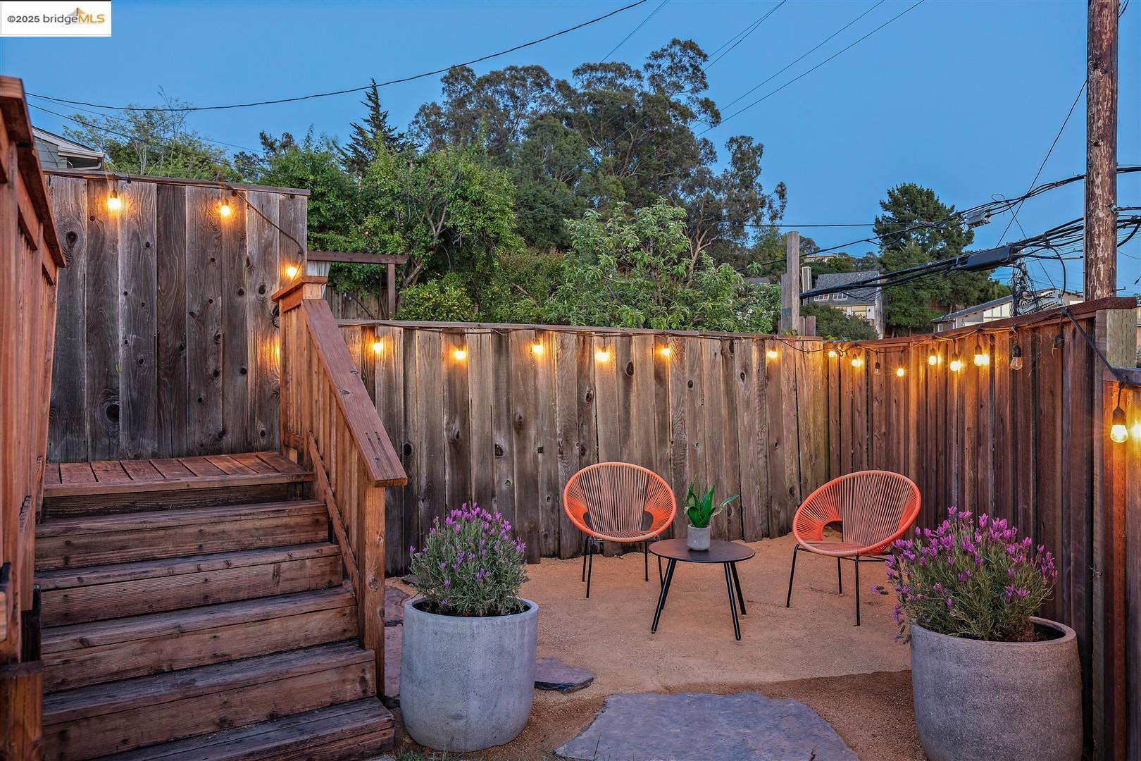 Detail Gallery Image 34 of 47 For 5800 Mendoza Dr, Oakland,  CA 94611 - 3 Beds | 2 Baths