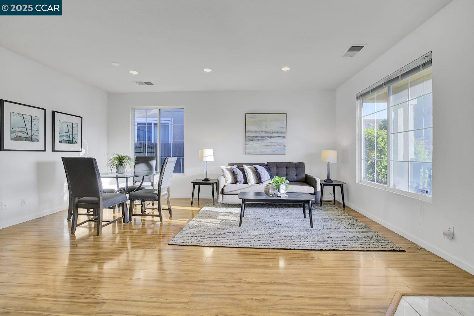 Detail Gallery Image 2 of 37 For 563 Silver Saddle Dr, Pittsburg,  CA 94565 - 4 Beds | 2 Baths