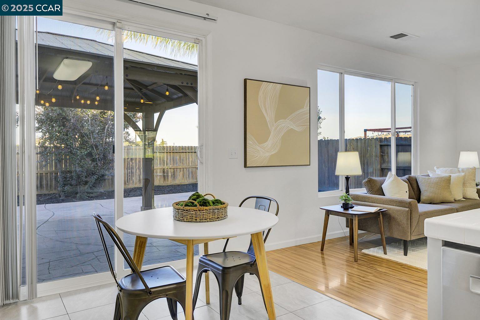 Detail Gallery Image 11 of 37 For 563 Silver Saddle Dr, Pittsburg,  CA 94565 - 4 Beds | 2 Baths