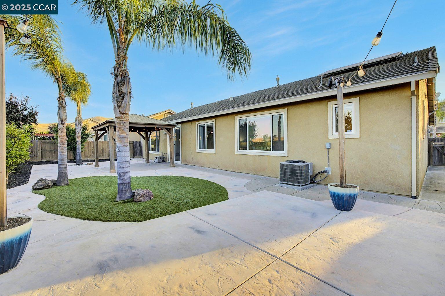 Detail Gallery Image 31 of 37 For 563 Silver Saddle Dr, Pittsburg,  CA 94565 - 4 Beds | 2 Baths