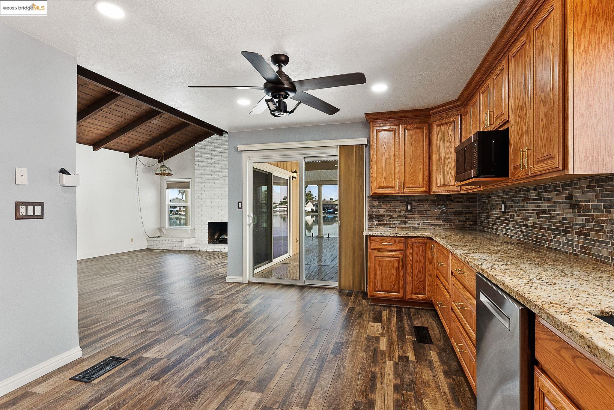 Detail Gallery Image 14 of 30 For 780 Beaver Ln, Discovery Bay,  CA 94505 - 3 Beds | 2 Baths