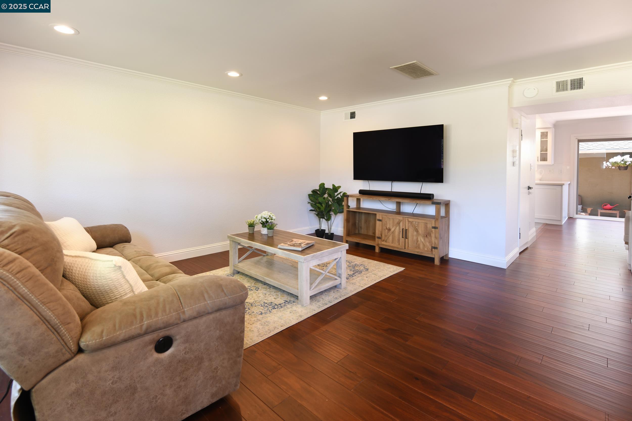 Photo #9: 41097213 Listing: Photo #9