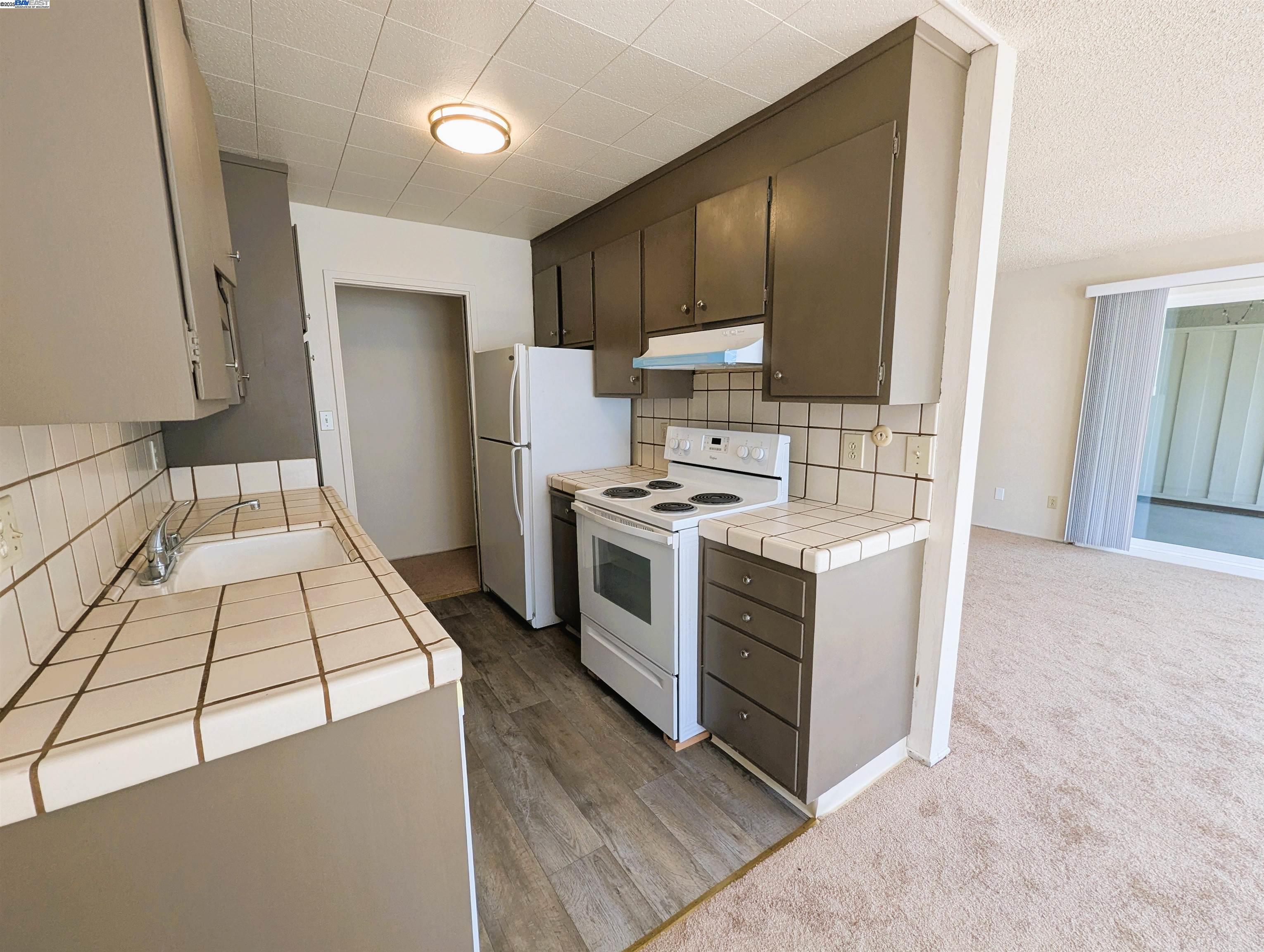 Photo #11: 41097225 Listing: Photo #11