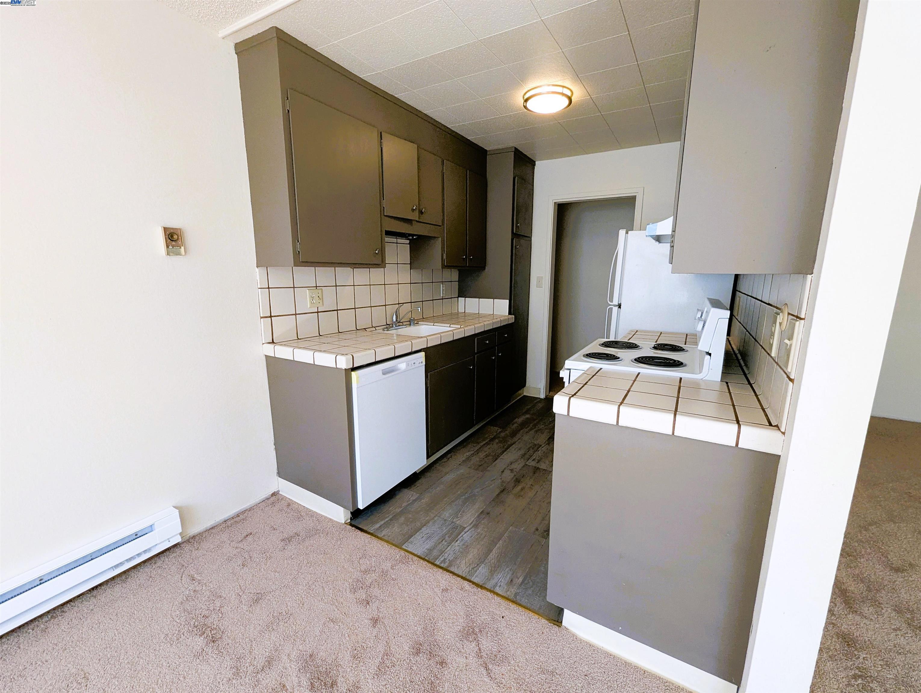 Photo #9: 41097225 Listing: Photo #9