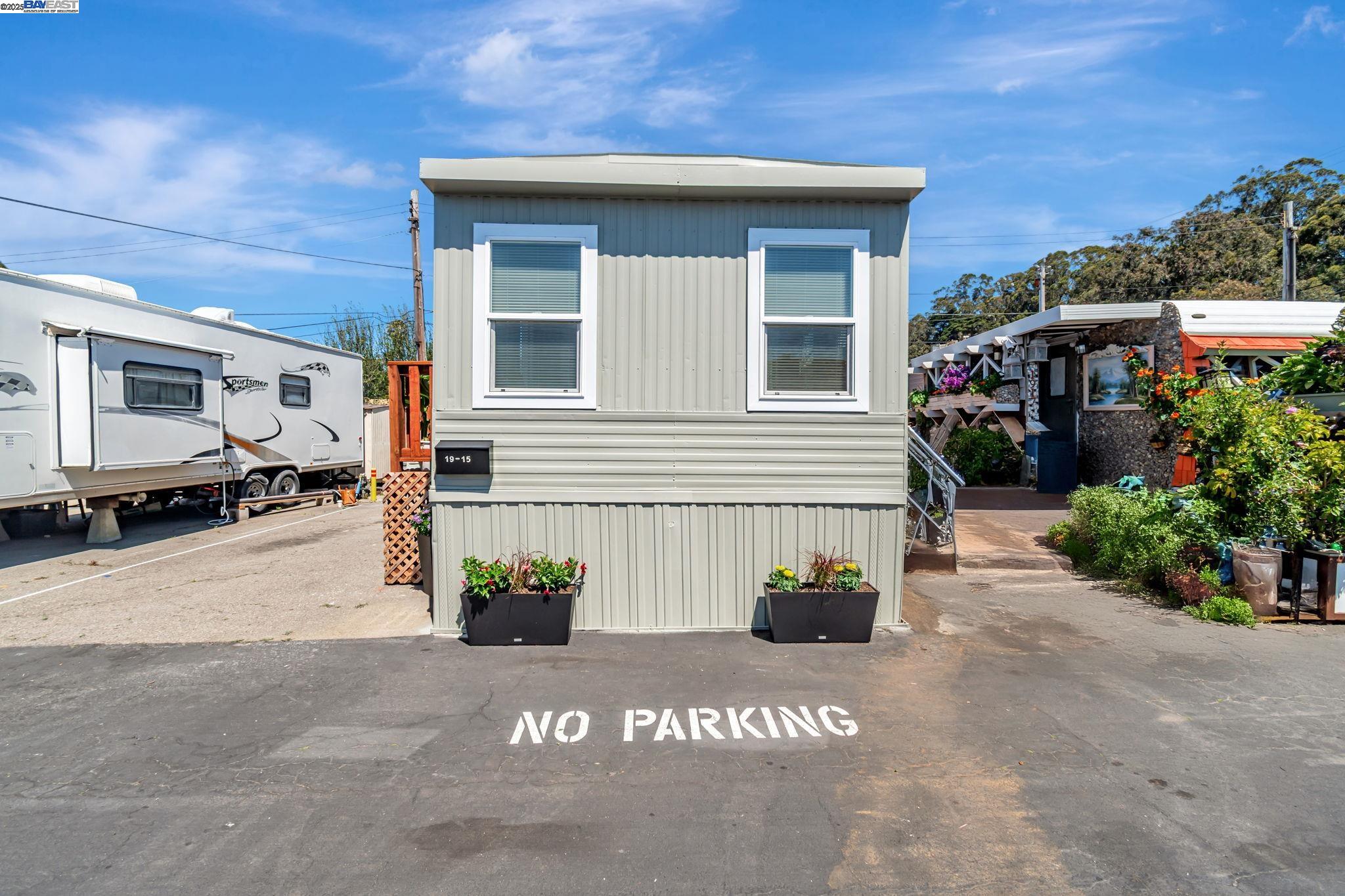Detail Gallery Image 16 of 20 For 1700 El Camino Real #19-15,  –,  CA 94080 - 1 Beds | 1 Baths