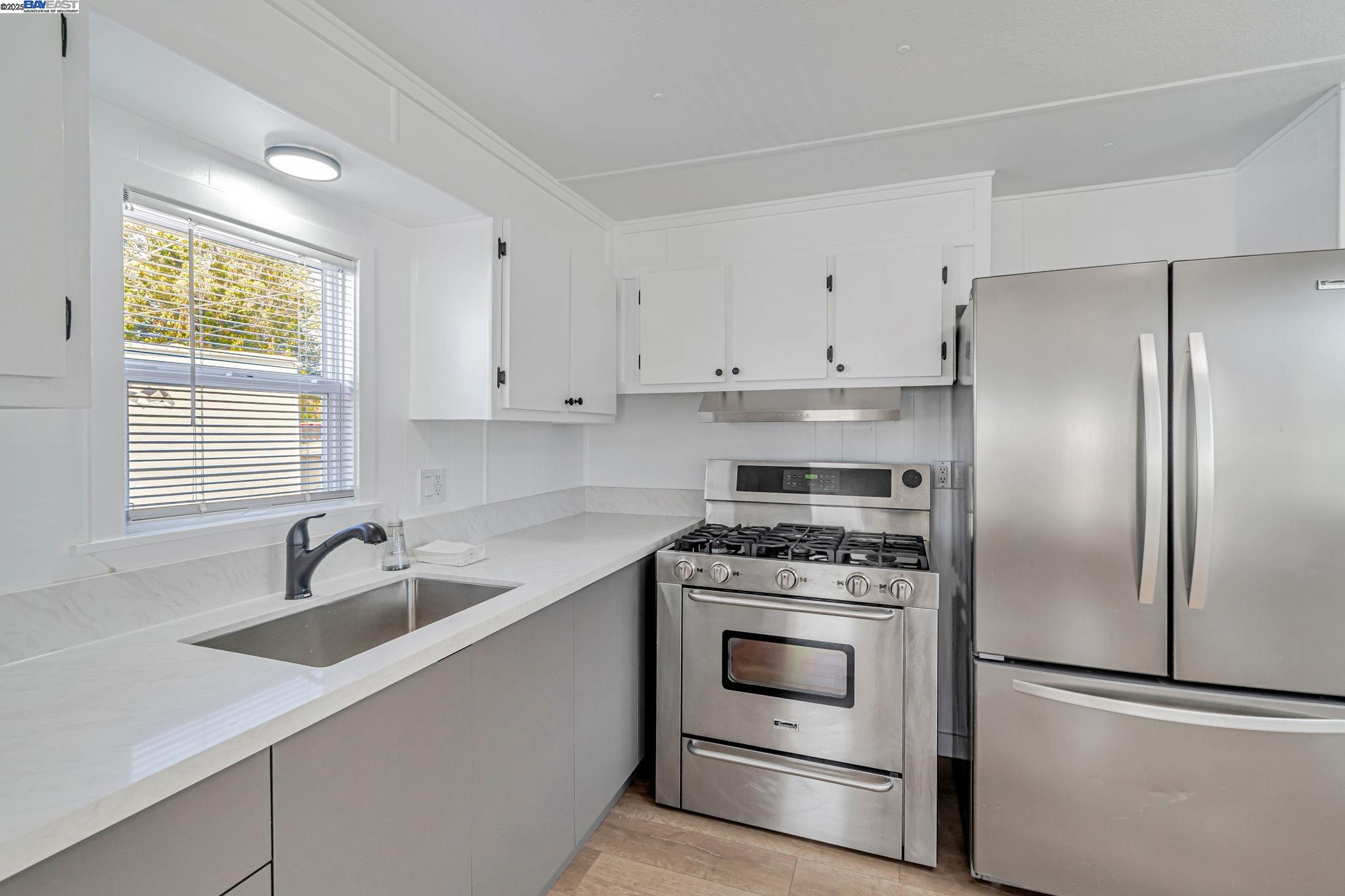 Detail Gallery Image 5 of 20 For 1700 El Camino Real #19-15,  –,  CA 94080 - 1 Beds | 1 Baths