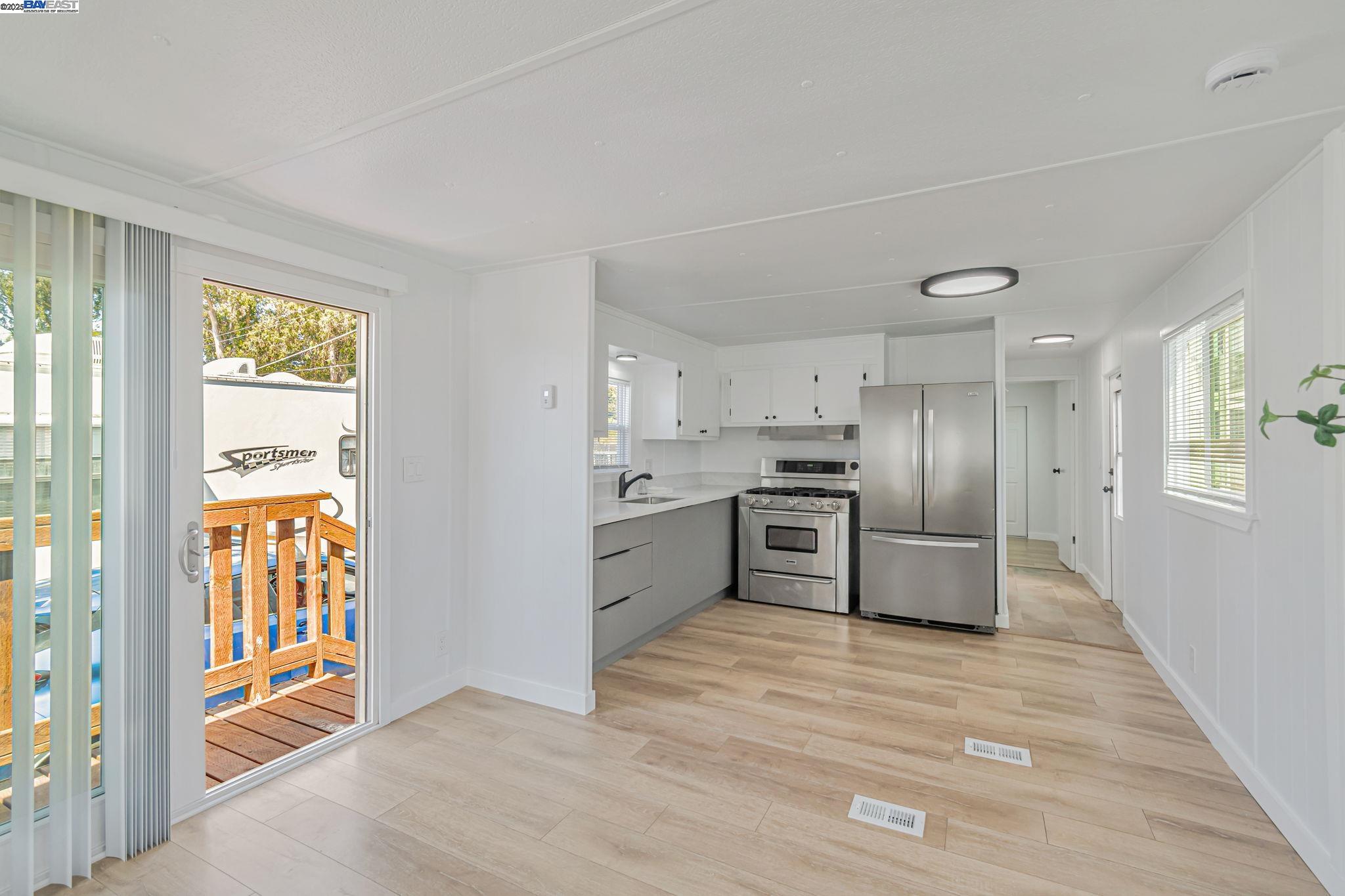 Detail Gallery Image 7 of 20 For 1700 El Camino Real #19-15,  –,  CA 94080 - 1 Beds | 1 Baths