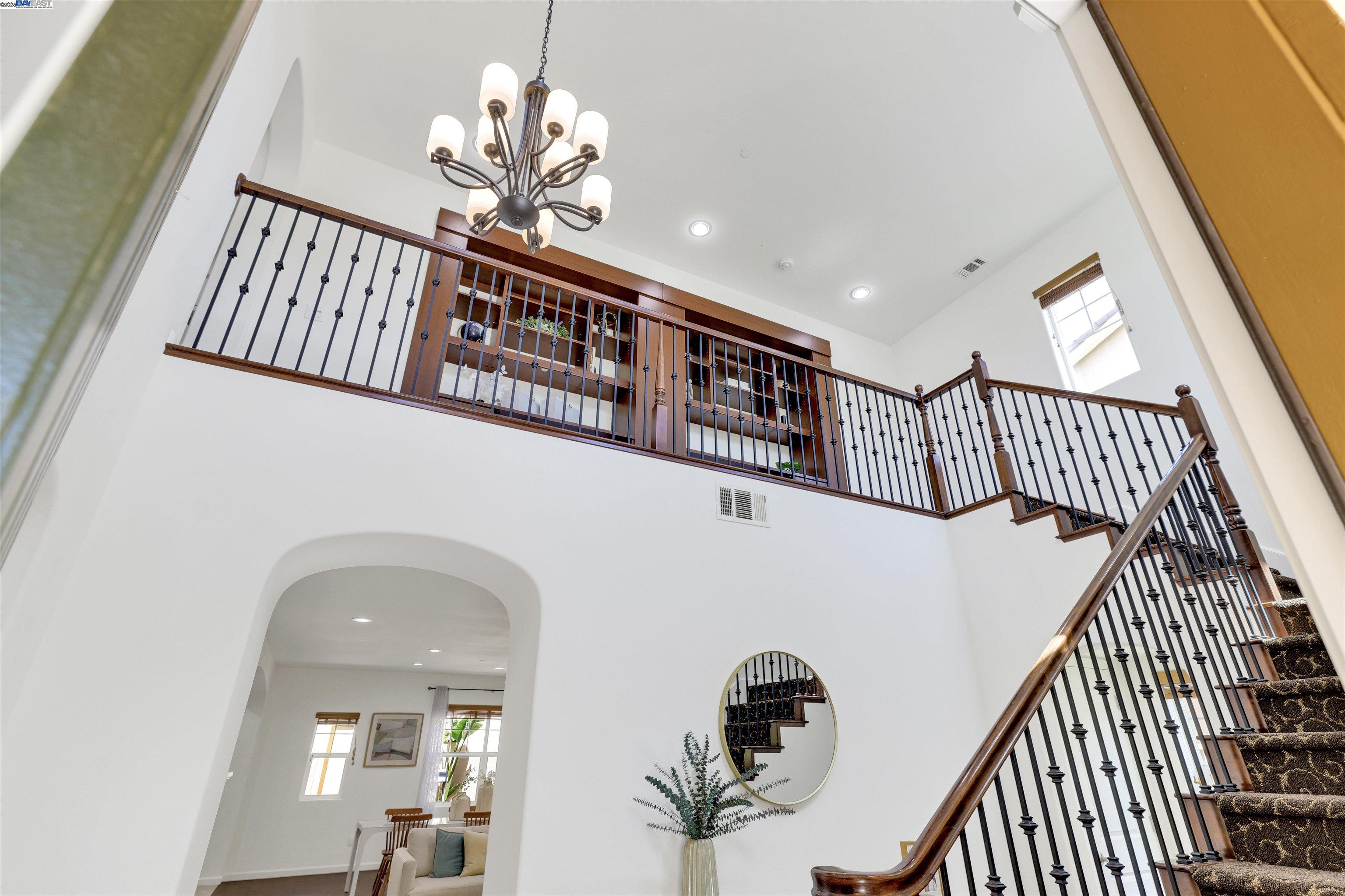 Detail Gallery Image 18 of 60 For 193 Lucy Ln, San Ramon,  CA 94582 - 4 Beds | 4 Baths
