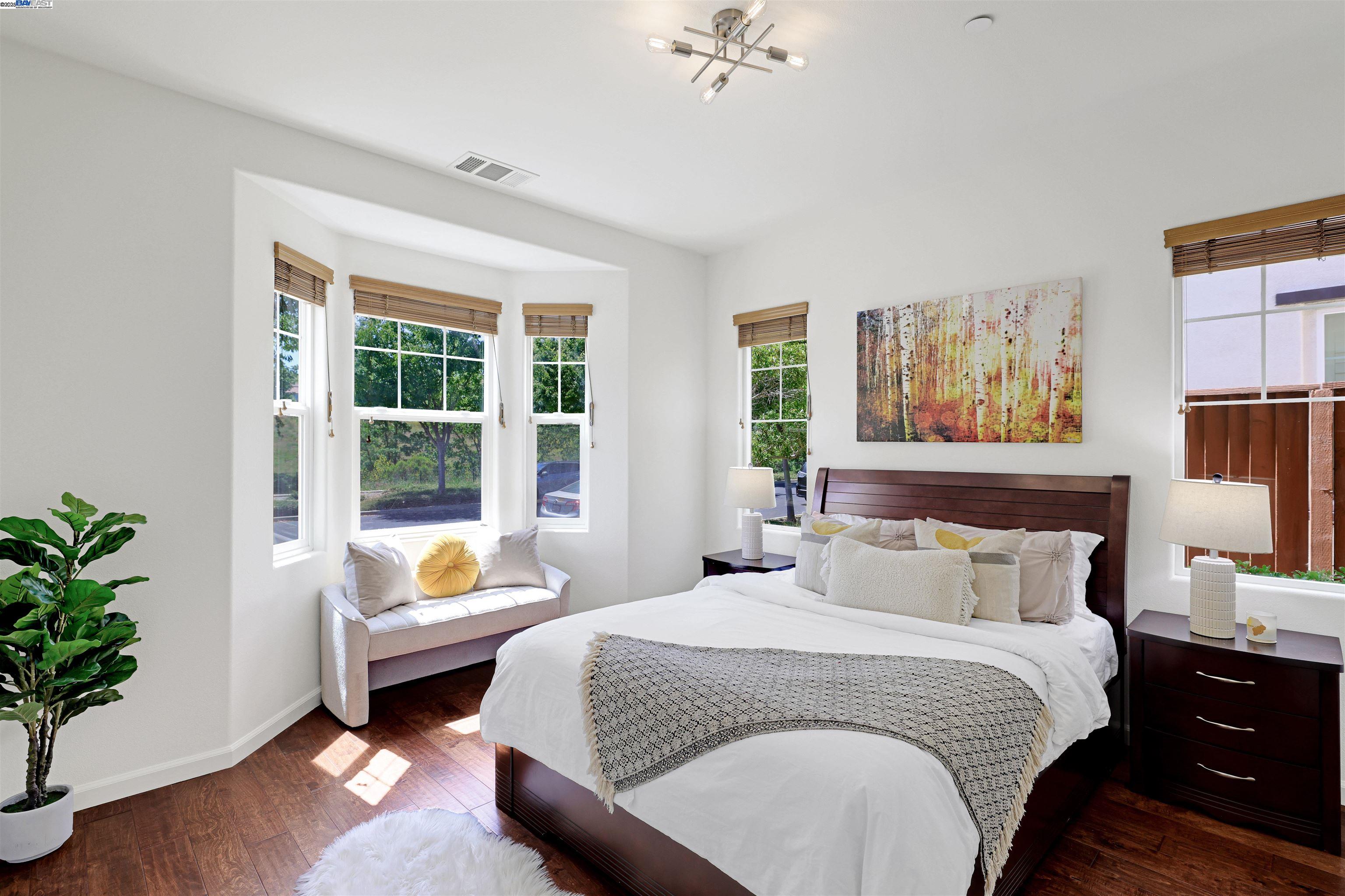 Detail Gallery Image 19 of 60 For 193 Lucy Ln, San Ramon,  CA 94582 - 4 Beds | 4 Baths