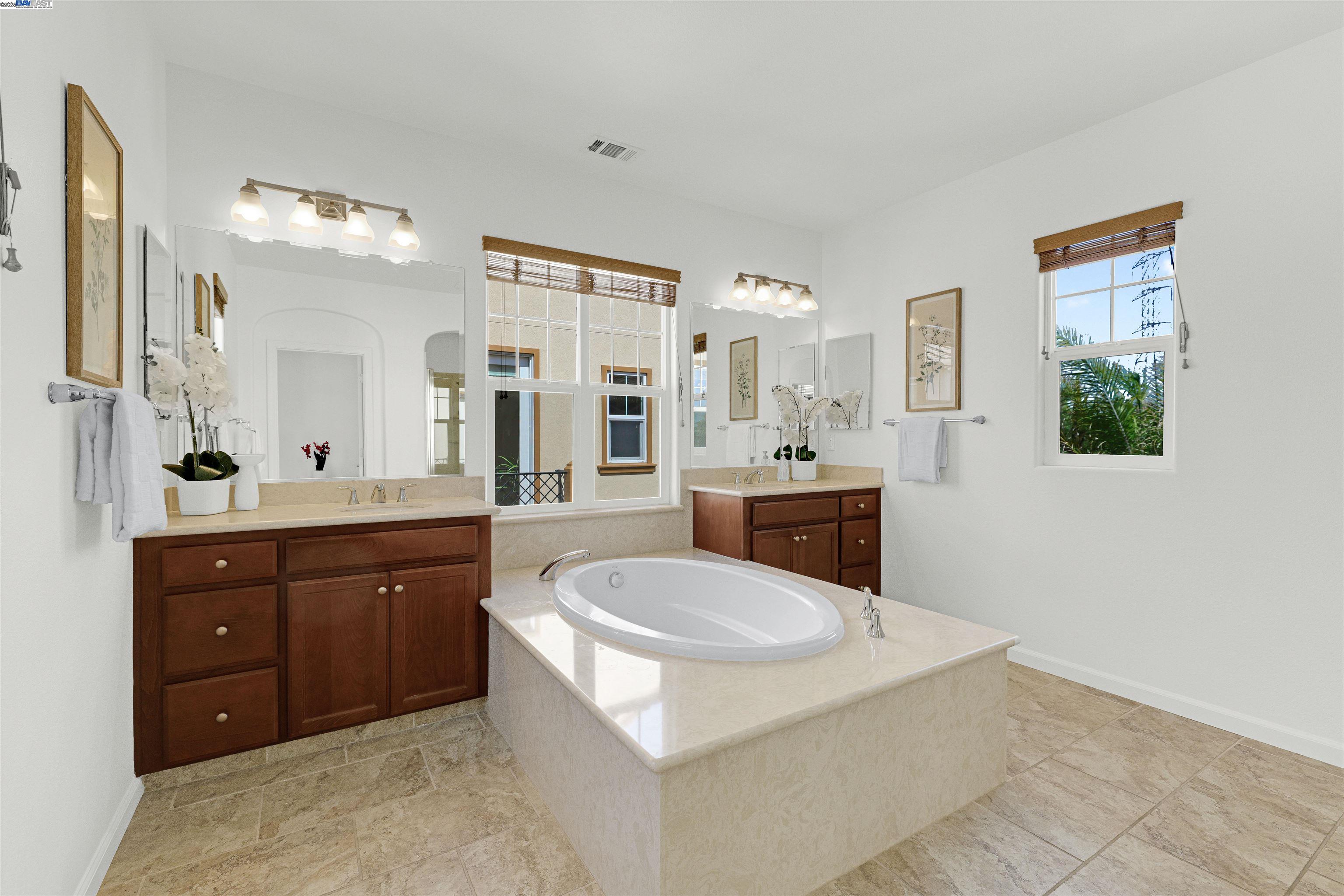 Detail Gallery Image 32 of 60 For 193 Lucy Ln, San Ramon,  CA 94582 - 4 Beds | 4 Baths