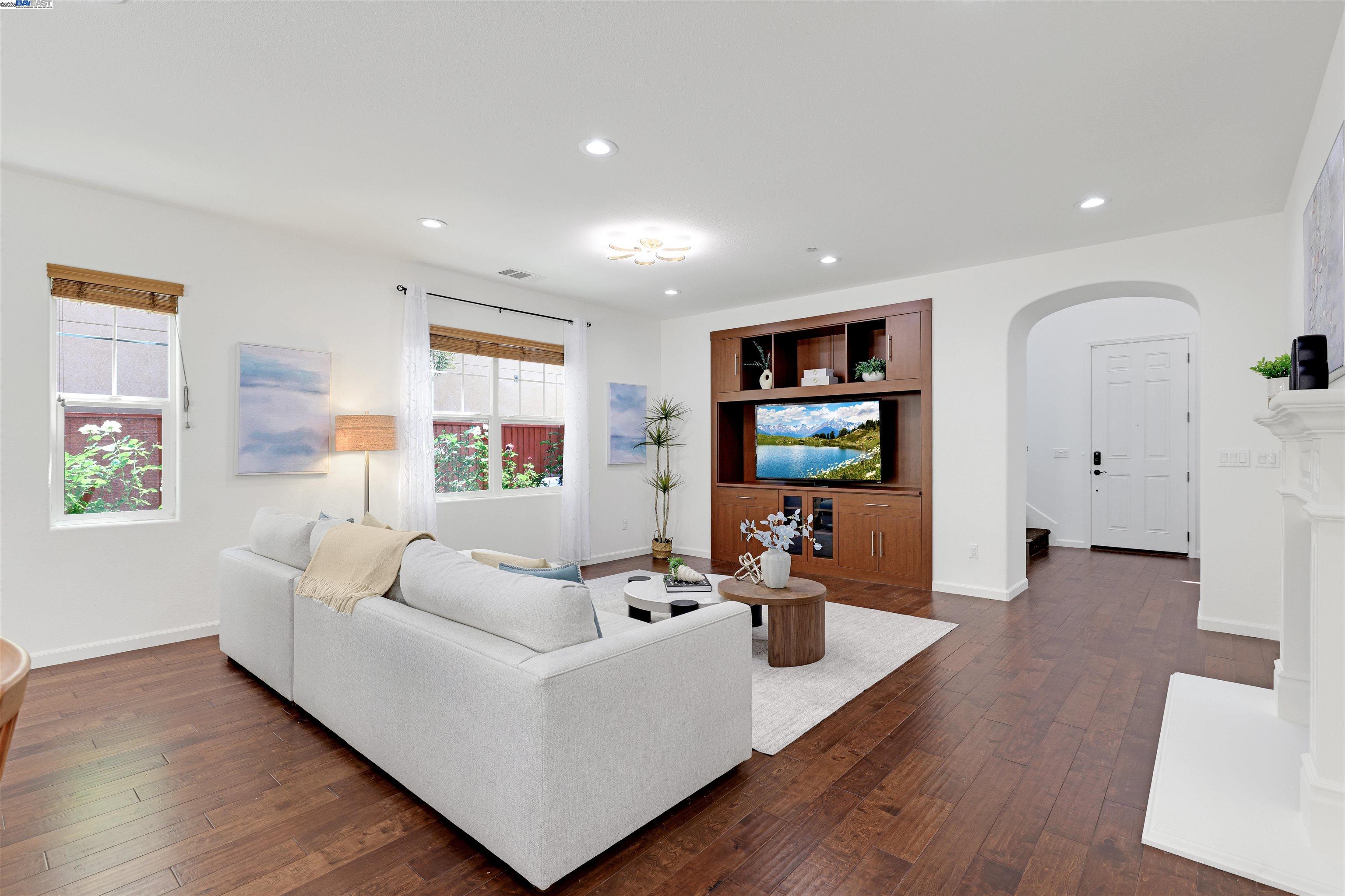 Detail Gallery Image 7 of 60 For 193 Lucy Ln, San Ramon,  CA 94582 - 4 Beds | 4 Baths