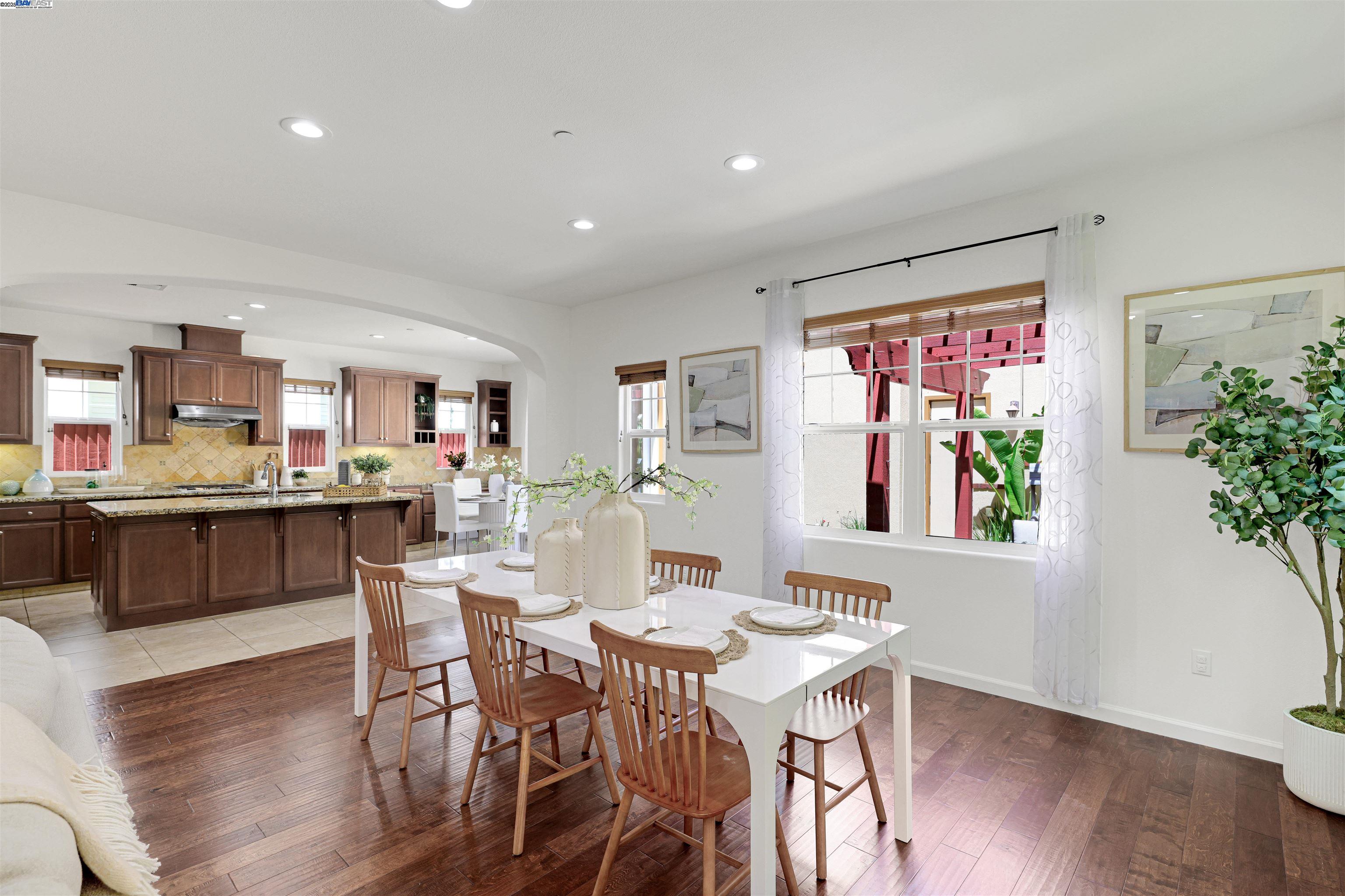 Detail Gallery Image 10 of 60 For 193 Lucy Ln, San Ramon,  CA 94582 - 4 Beds | 4 Baths