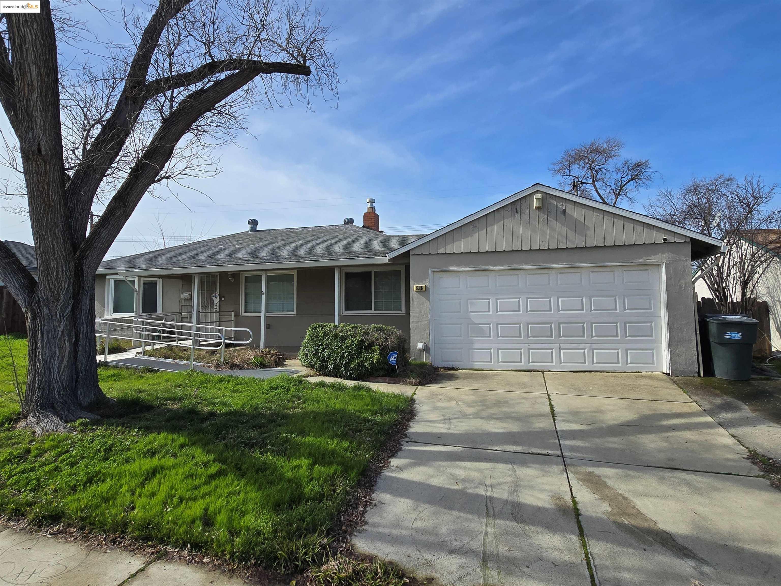 Detail Gallery Image 3 of 6 For 6309 Claussen Way, North Highlands,  CA 95660 - 3 Beds | 1 Baths