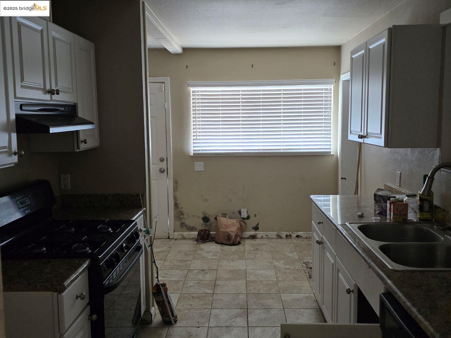 Detail Gallery Image 6 of 6 For 6309 Claussen Way, North Highlands,  CA 95660 - 3 Beds | 1 Baths