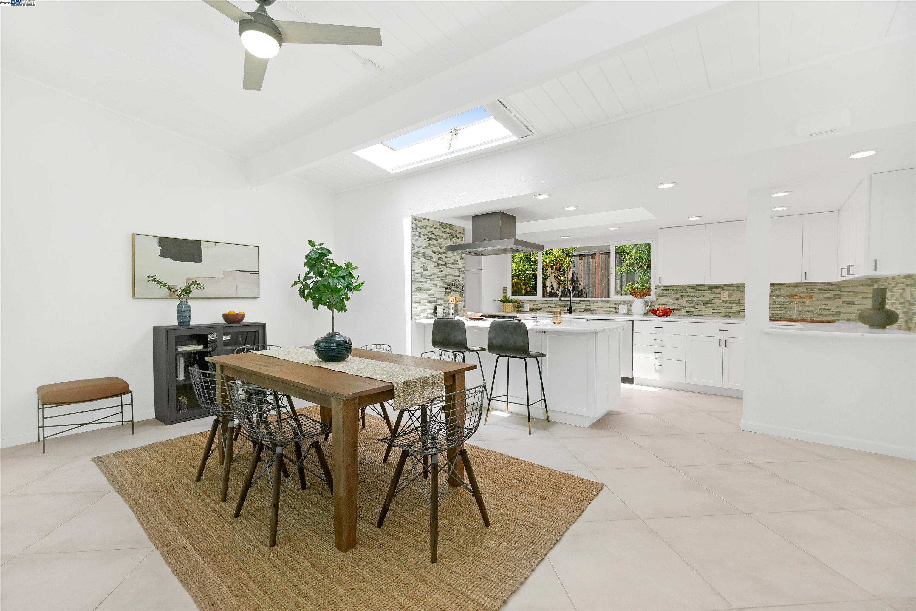 Detail Gallery Image 17 of 59 For 5893 Highwood Rd, Castro Valley,  CA 94552 - 4 Beds | 2 Baths