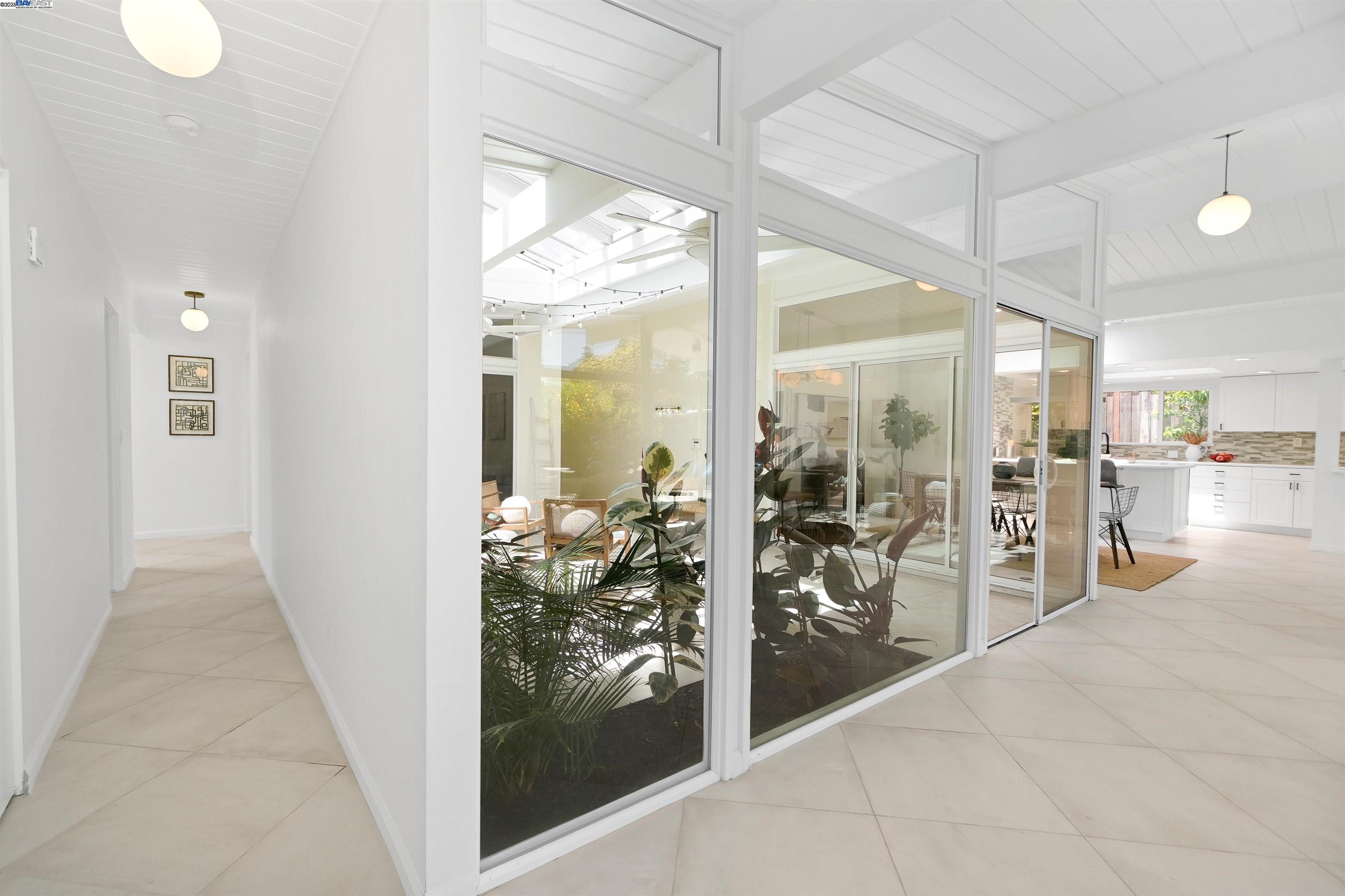 Detail Gallery Image 25 of 59 For 5893 Highwood Rd, Castro Valley,  CA 94552 - 4 Beds | 2 Baths