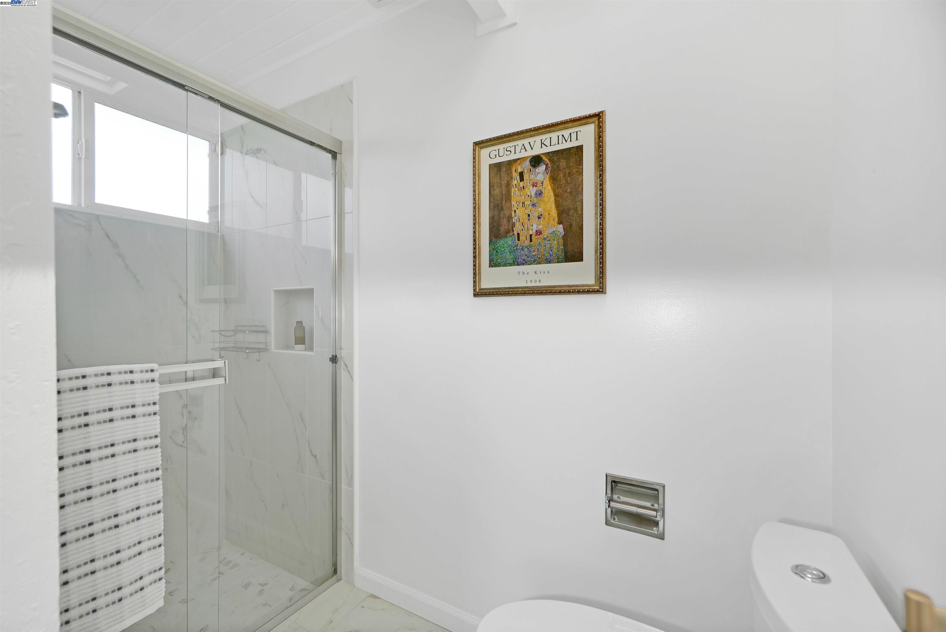 Detail Gallery Image 30 of 59 For 5893 Highwood Rd, Castro Valley,  CA 94552 - 4 Beds | 2 Baths