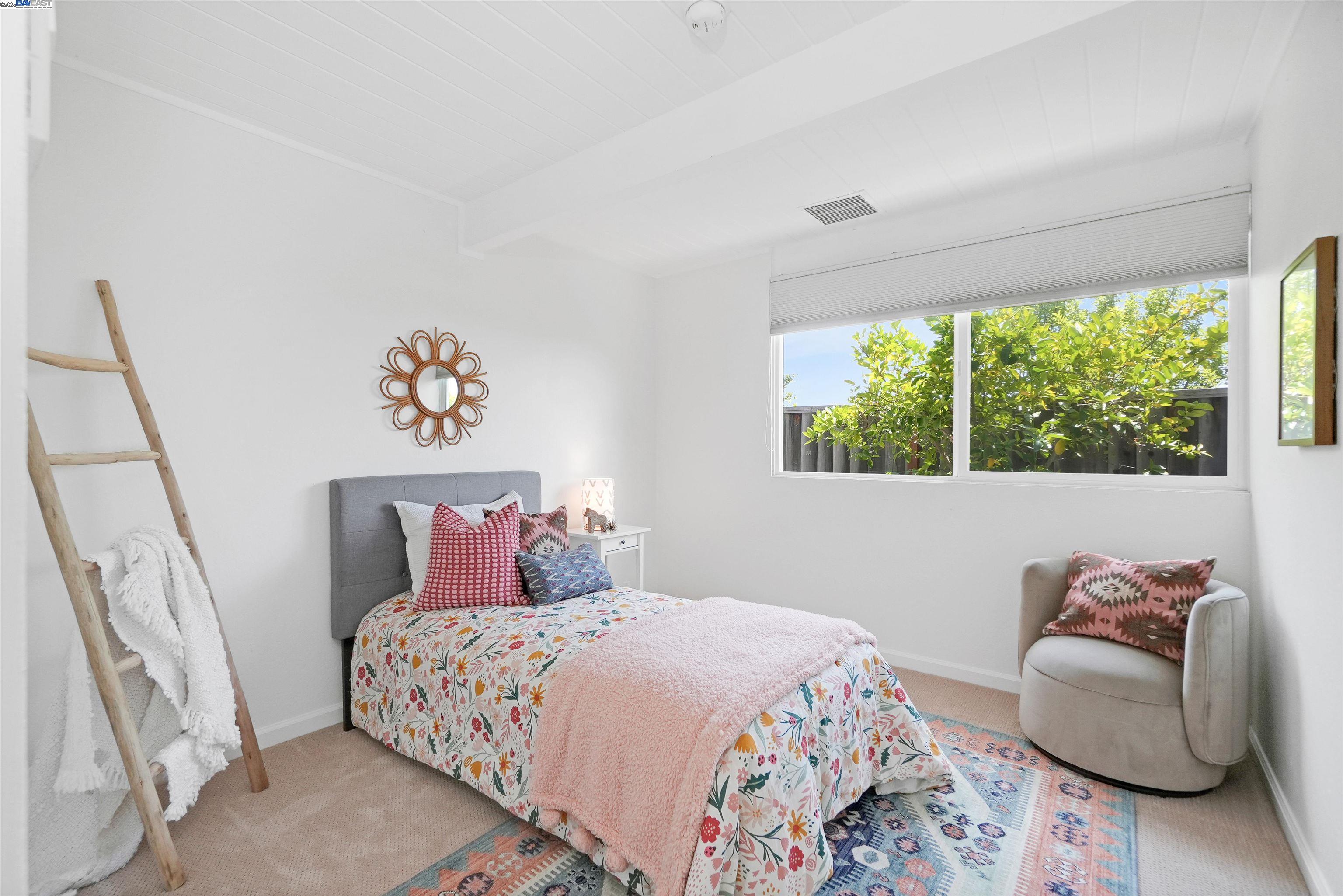 Detail Gallery Image 31 of 59 For 5893 Highwood Rd, Castro Valley,  CA 94552 - 4 Beds | 2 Baths