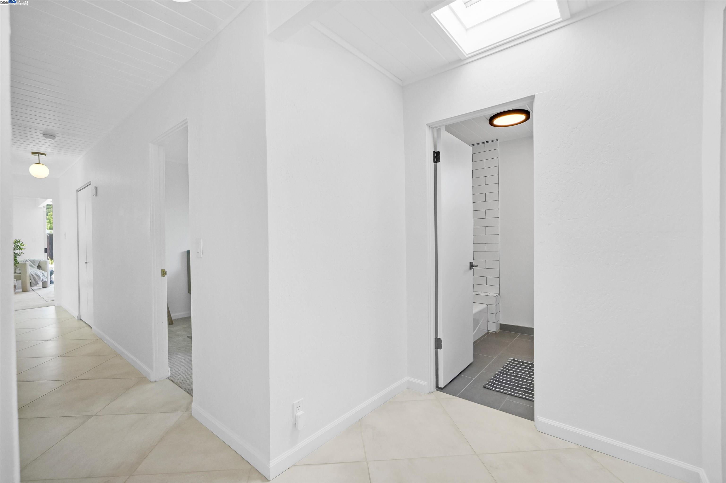 Detail Gallery Image 33 of 59 For 5893 Highwood Rd, Castro Valley,  CA 94552 - 4 Beds | 2 Baths