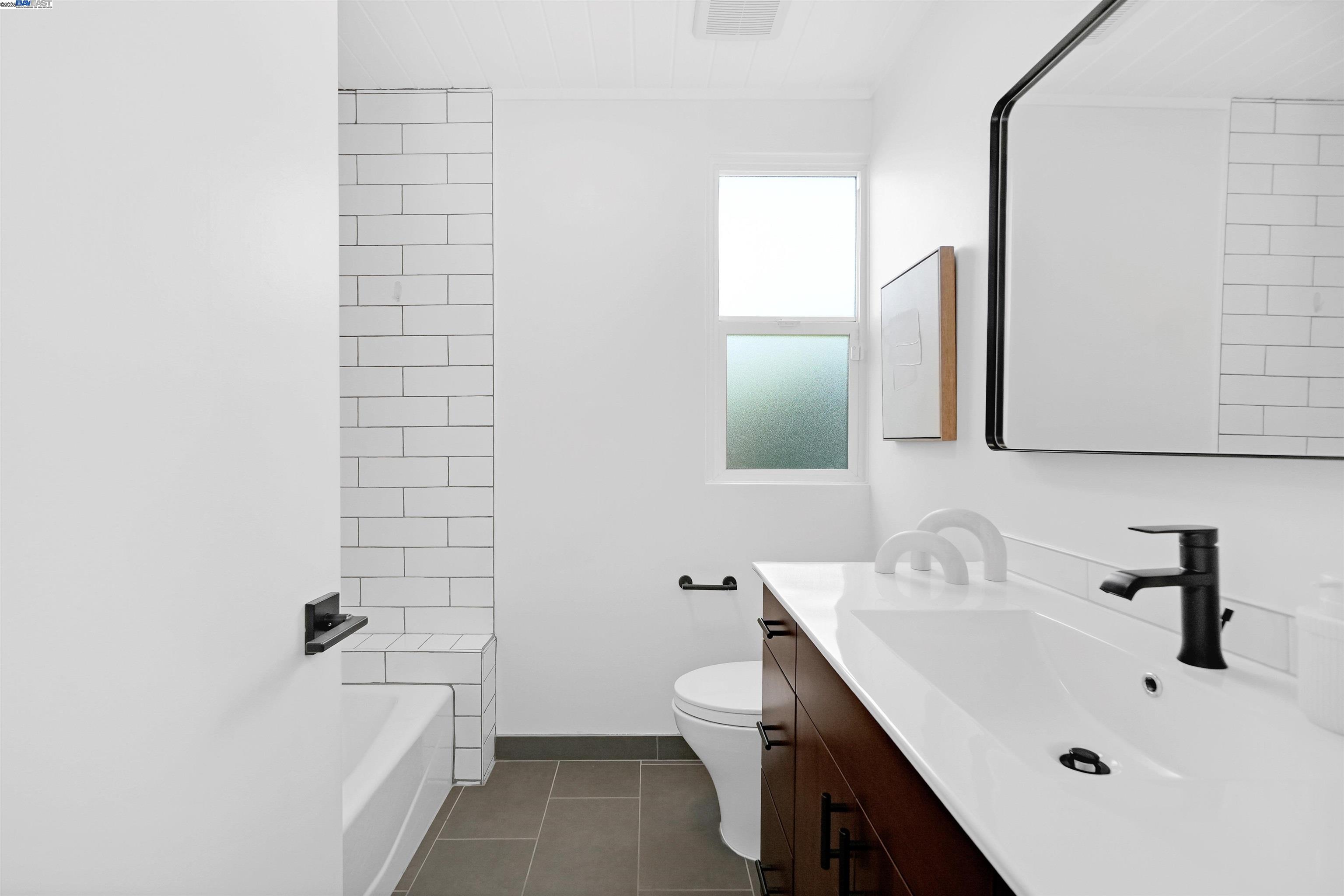 Detail Gallery Image 36 of 59 For 5893 Highwood Rd, Castro Valley,  CA 94552 - 4 Beds | 2 Baths