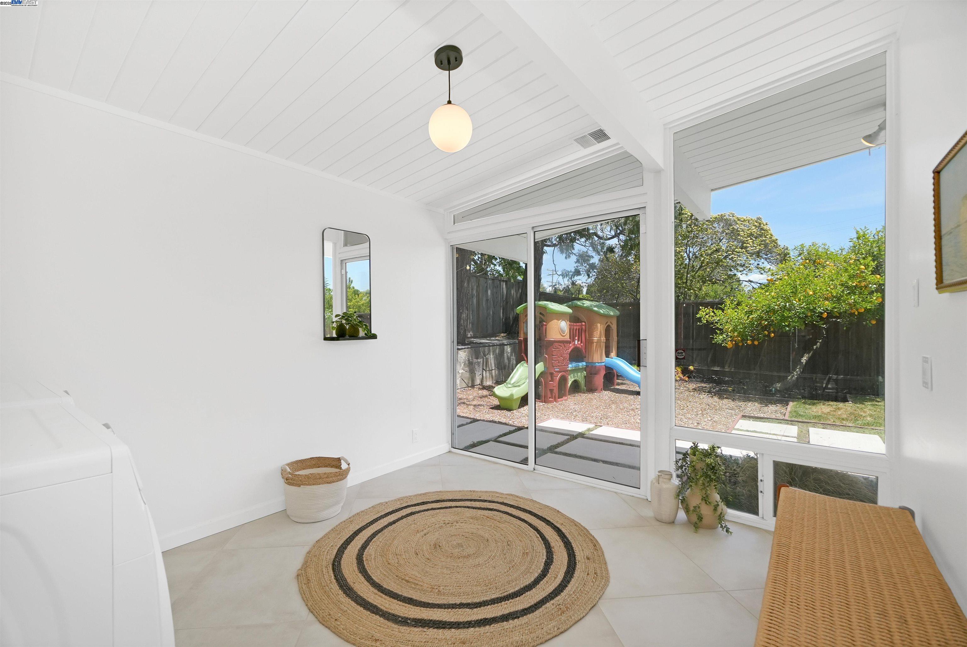 Detail Gallery Image 39 of 59 For 5893 Highwood Rd, Castro Valley,  CA 94552 - 4 Beds | 2 Baths