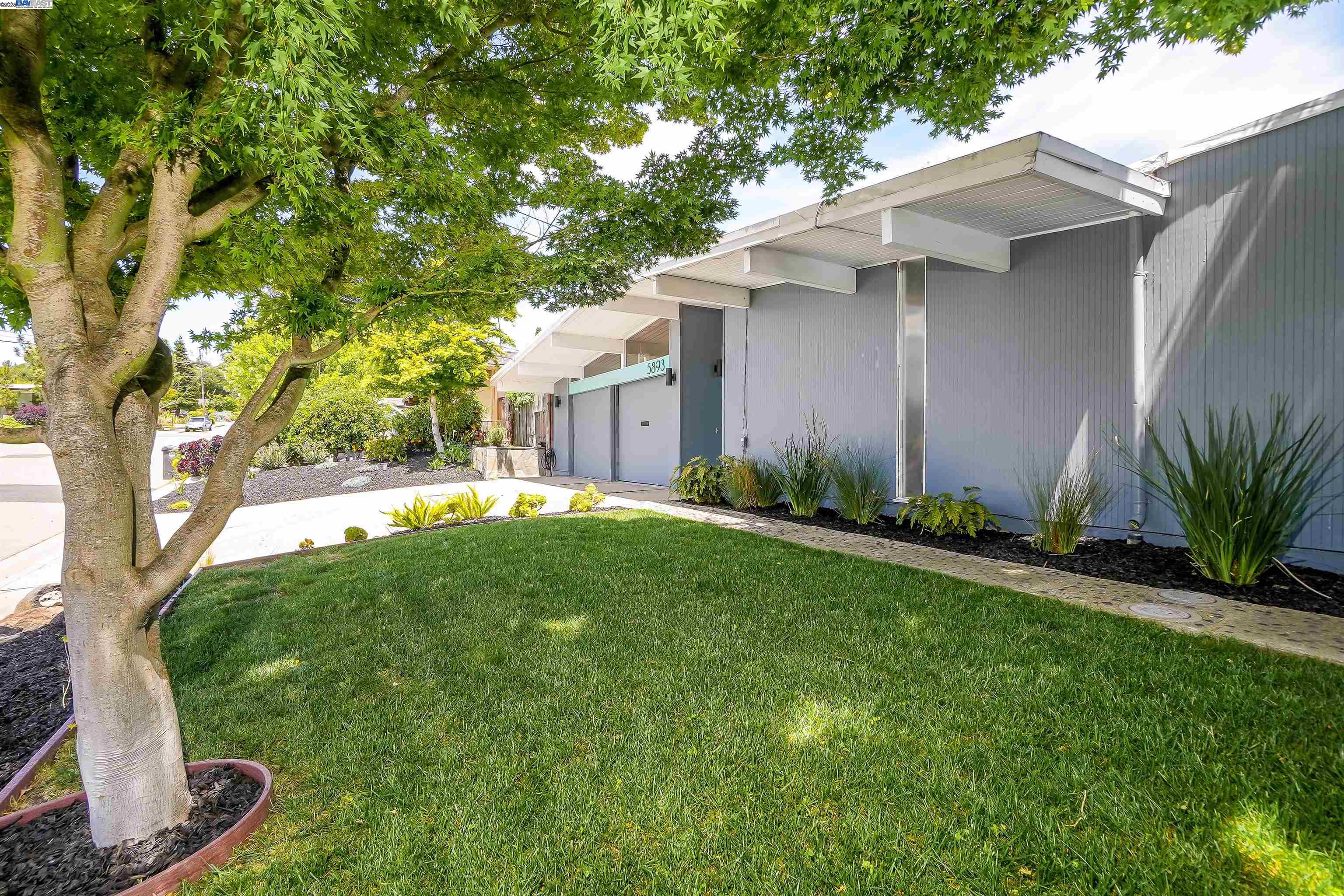 Detail Gallery Image 59 of 59 For 5893 Highwood Rd, Castro Valley,  CA 94552 - 4 Beds | 2 Baths