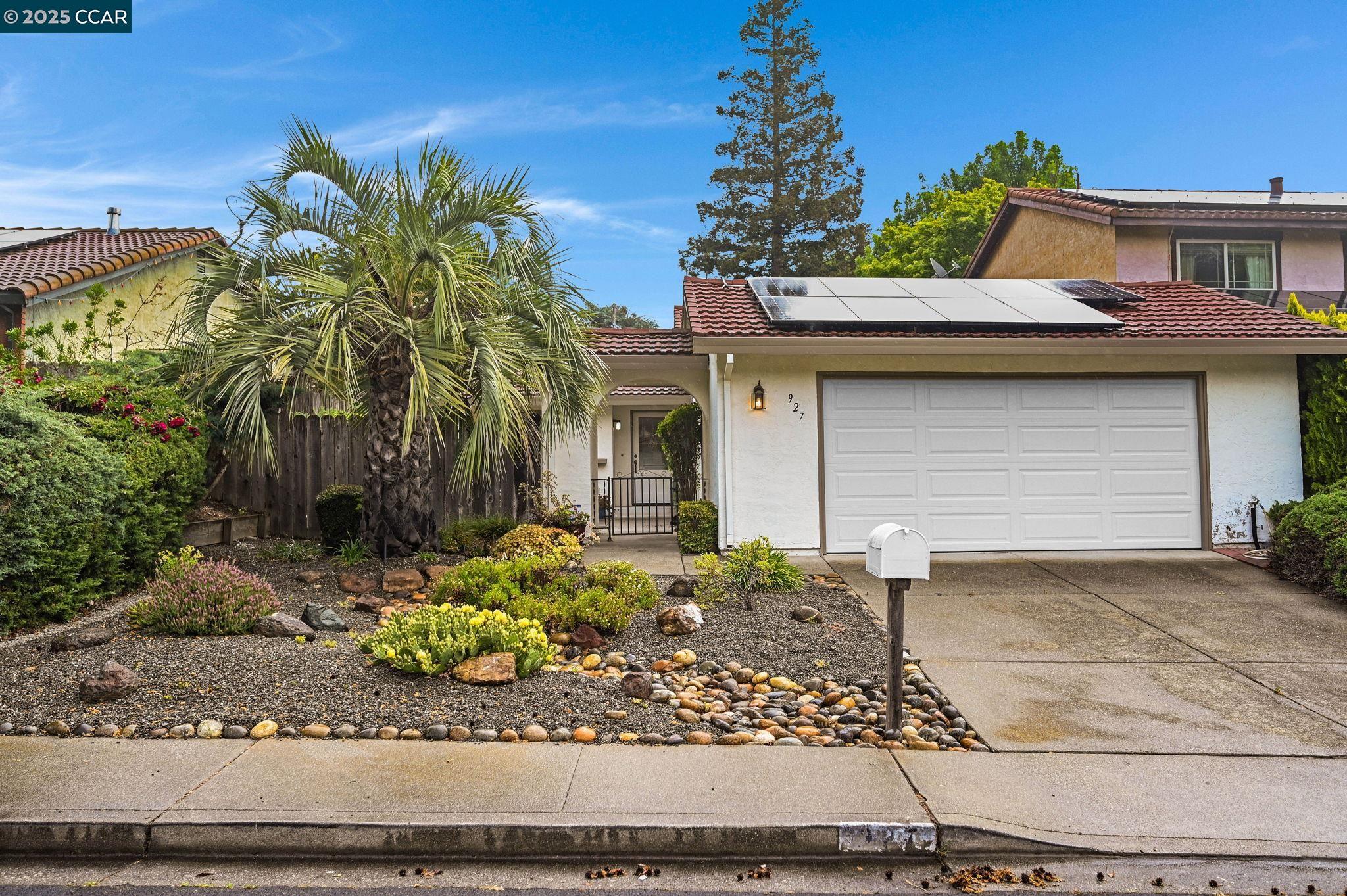 Detail Gallery Image 1 of 1 For 927 Pinon Dr, Martinez,  CA 94553 - 3 Beds | 2 Baths