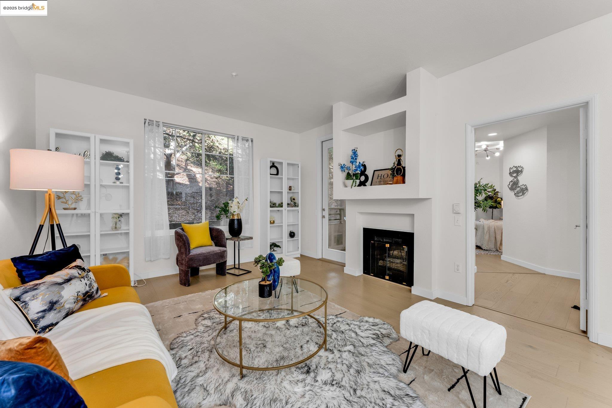 Detail Gallery Image 11 of 40 For 260 Caldecott #113,  Oakland,  CA 94618 - 2 Beds | 2 Baths