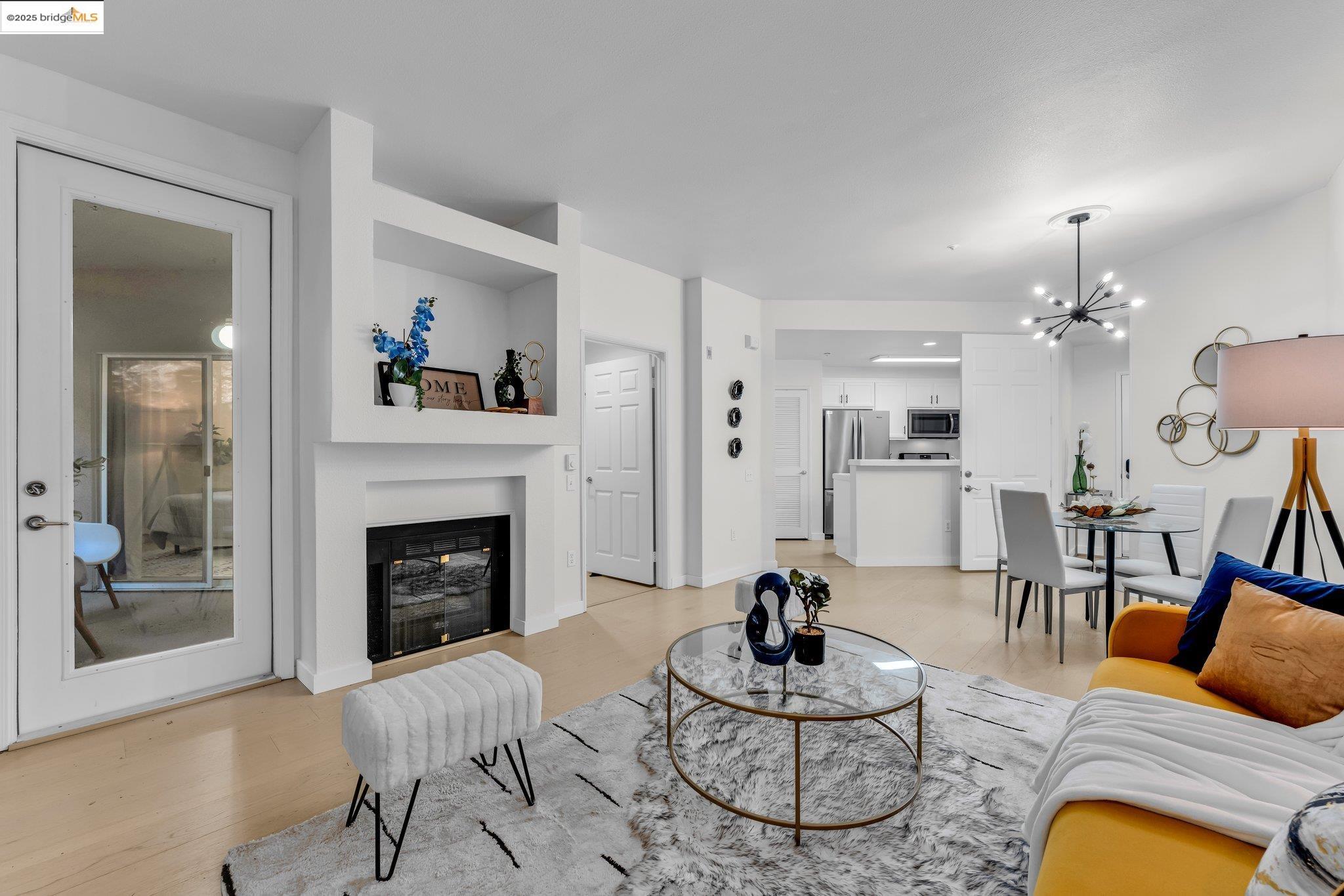 Detail Gallery Image 13 of 40 For 260 Caldecott #113,  Oakland,  CA 94618 - 2 Beds | 2 Baths